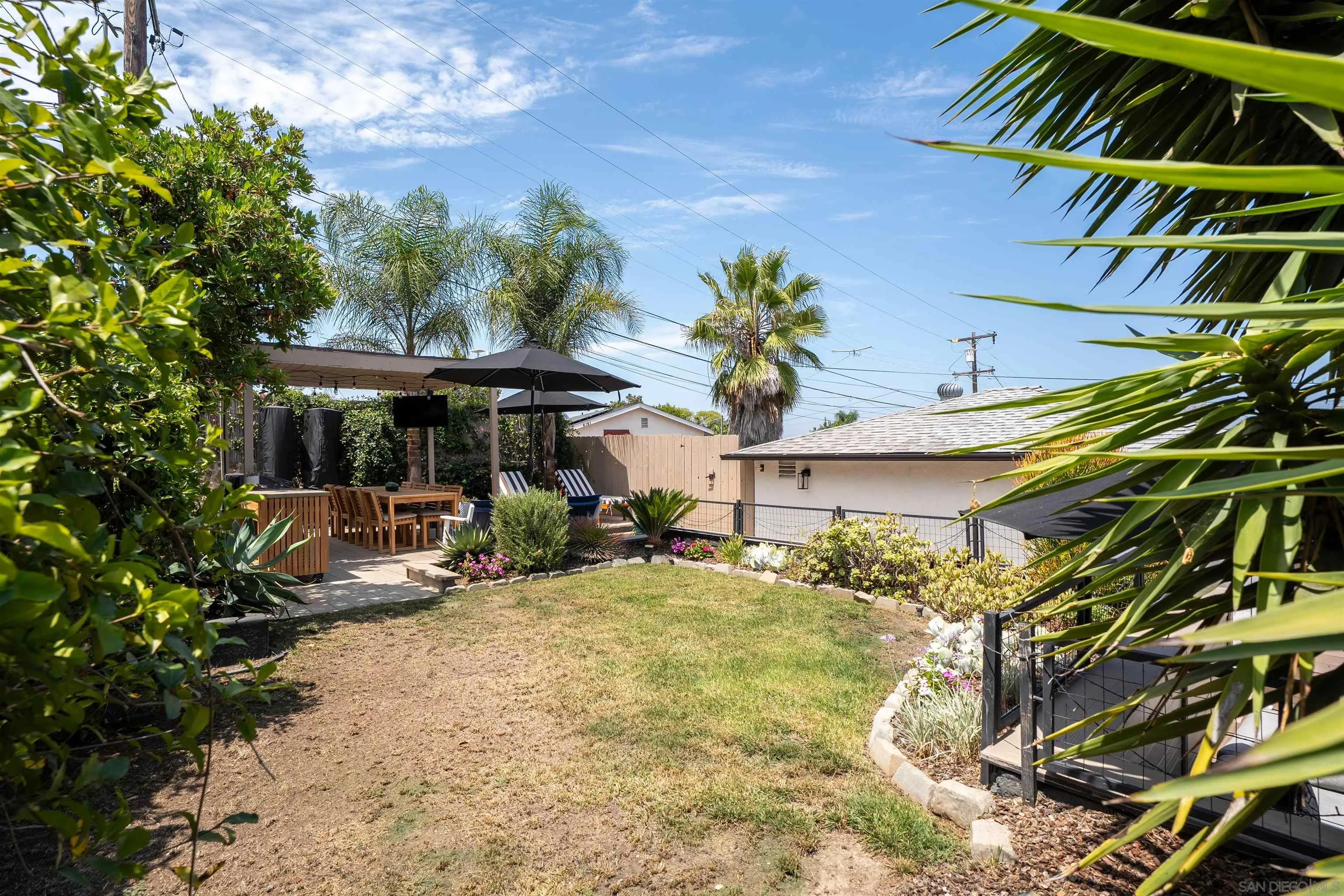 https://cdn.realtyfeed.com/cdn/127/260019165/7dcaff58cfce5ac2f005b96b64d2e7b0.webp