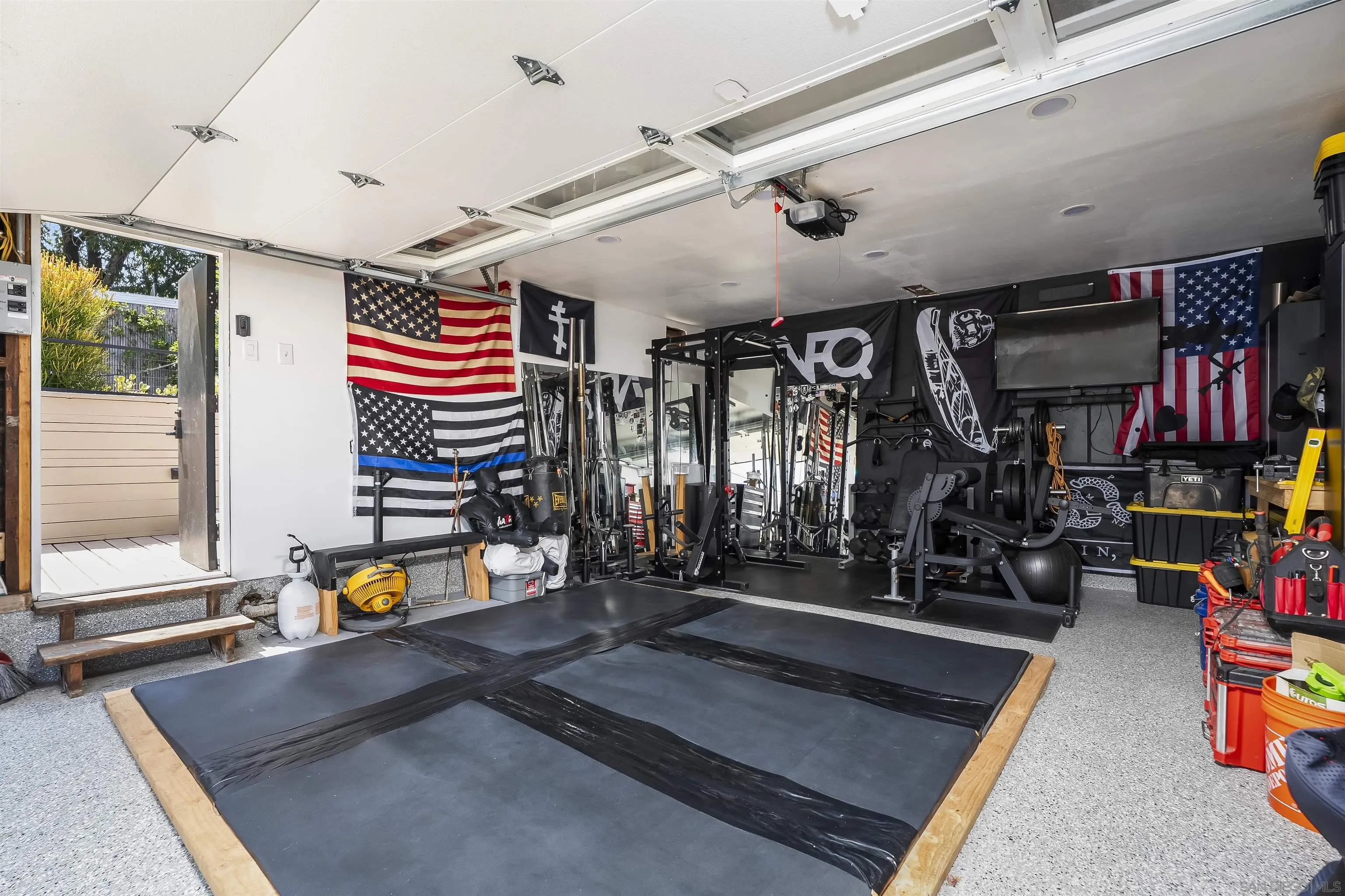 https://cdn.realtyfeed.com/cdn/127/260019165/8ca446e05bf0cbc6b0e3a81f4cf5a2fc.webp