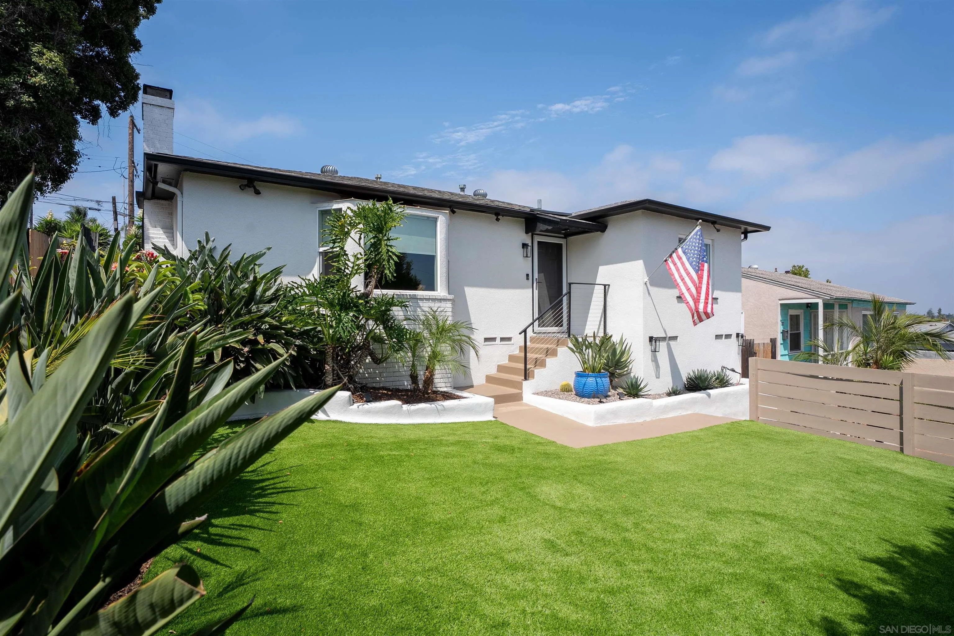 https://cdn.realtyfeed.com/cdn/127/260019165/9f4b4e93516c6dfad905cf7bf7bcd692.webp