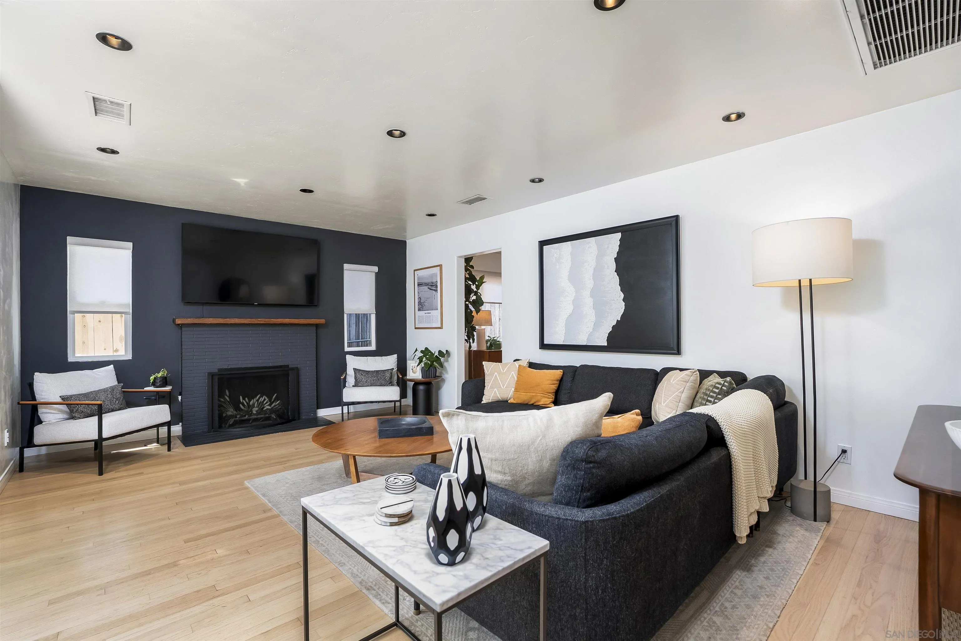 https://cdn.realtyfeed.com/cdn/127/260019165/aaf0b1f90cef9f586b2fe885e56221bb.webp