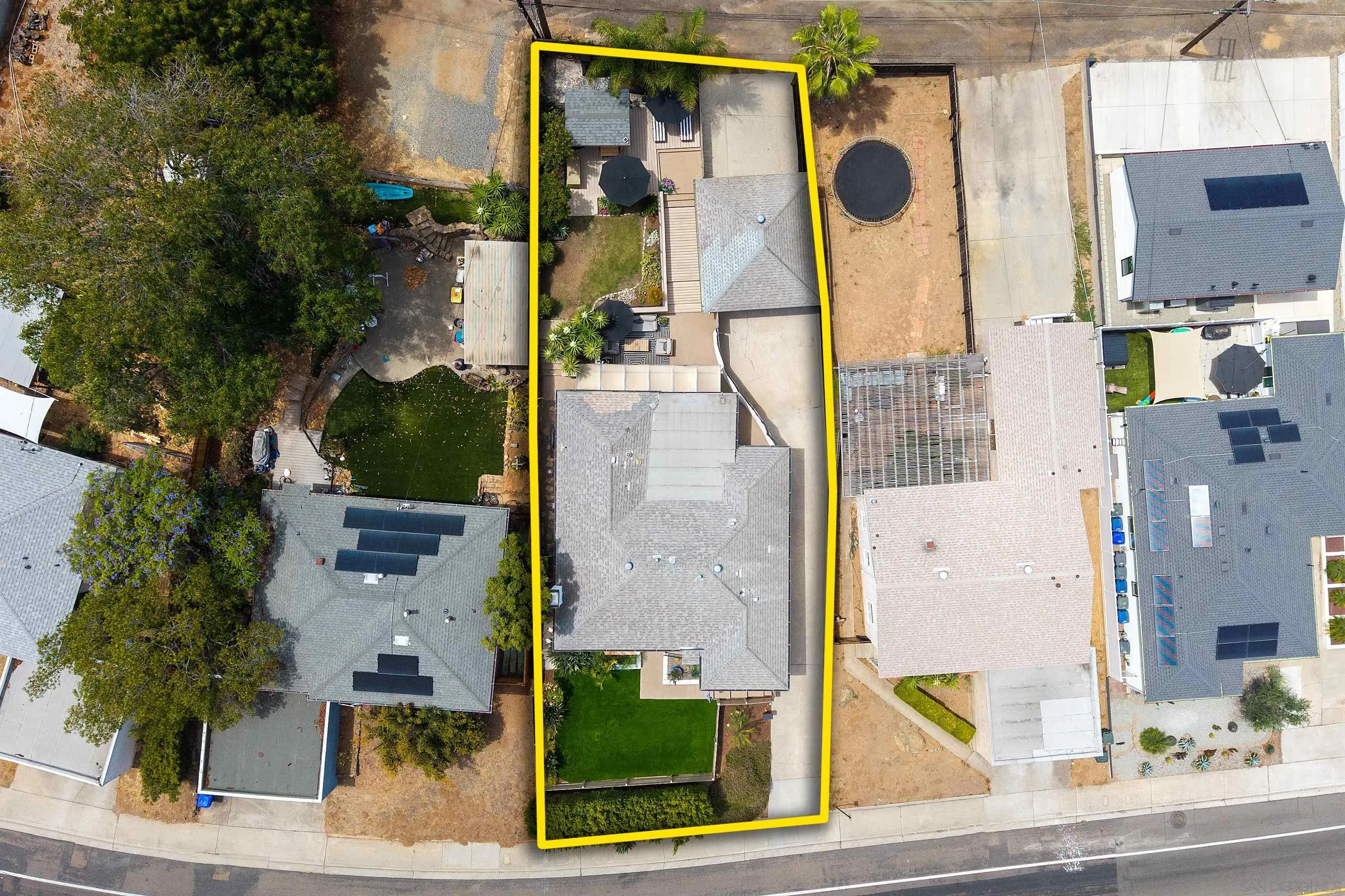 https://cdn.realtyfeed.com/cdn/127/260019165/bc12b892476c0e0e1bf70d17782b71dd.webp