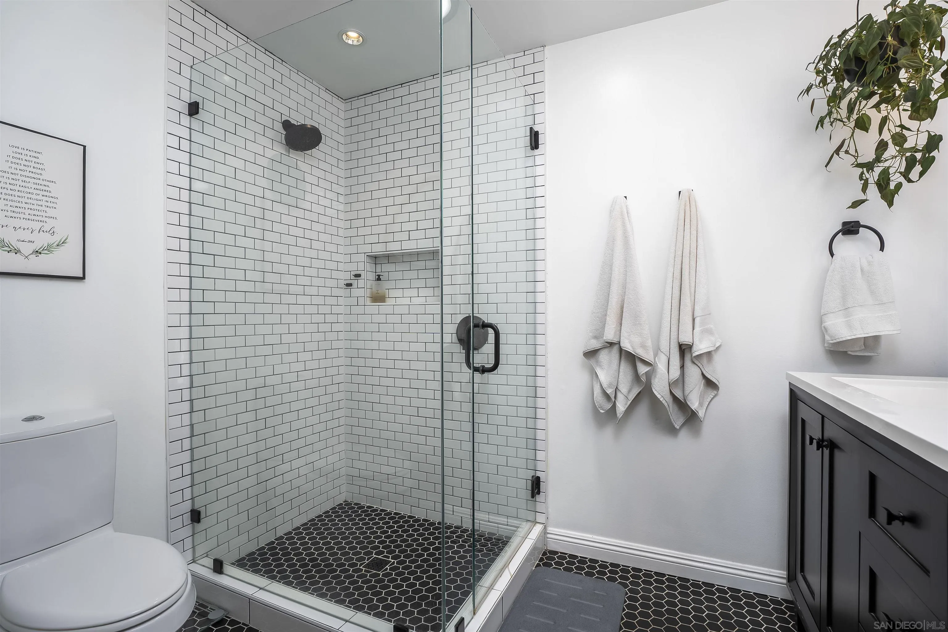https://cdn.realtyfeed.com/cdn/127/260019165/d2d6ce79dae1117c3a763944d8e3a117.webp