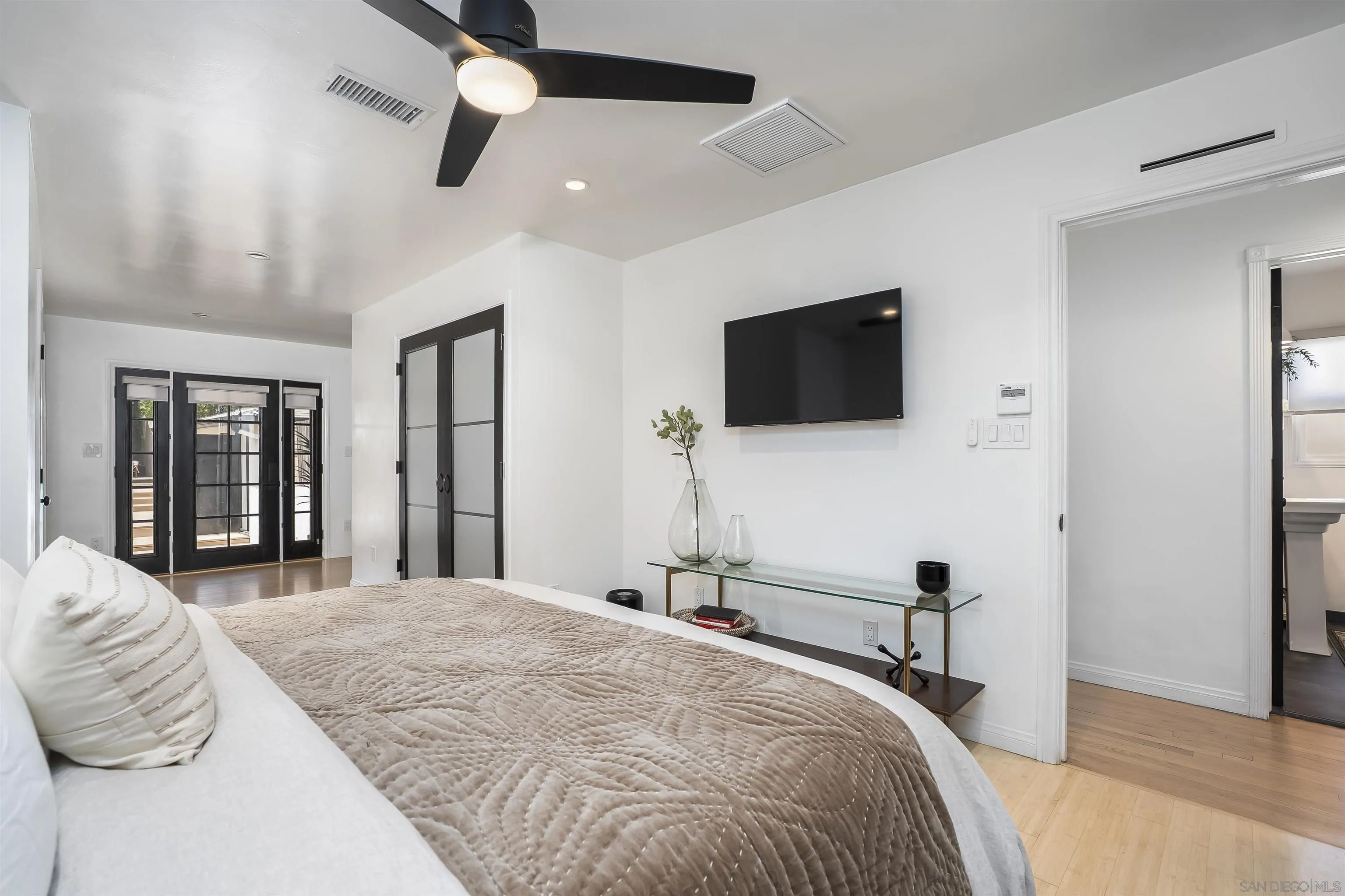 https://cdn.realtyfeed.com/cdn/127/260019165/e034163579d11e4c64ef3c94a979f07d.webp