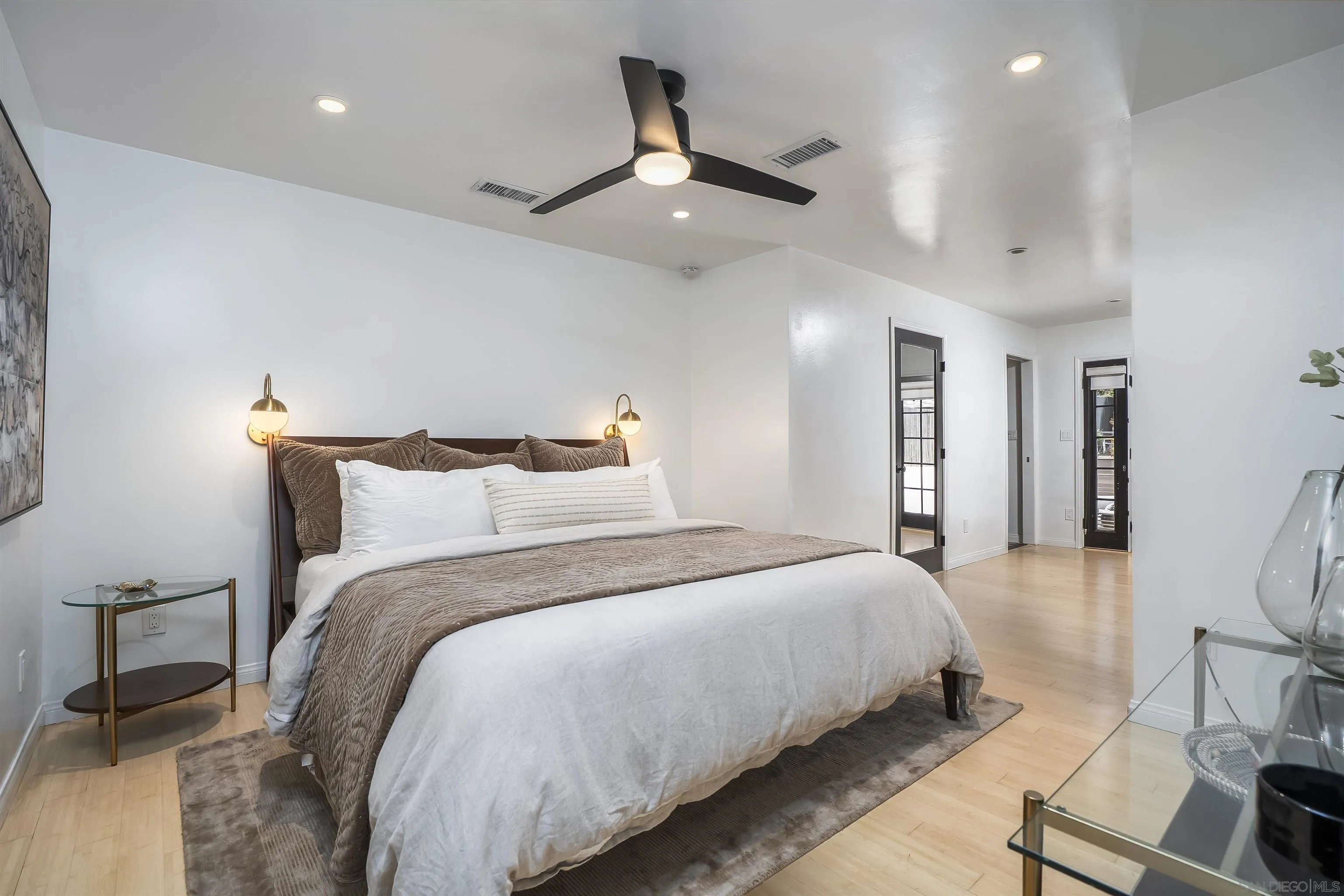 https://cdn.realtyfeed.com/cdn/127/260019165/eef5ad503f4983b829508b159da2eb01.webp