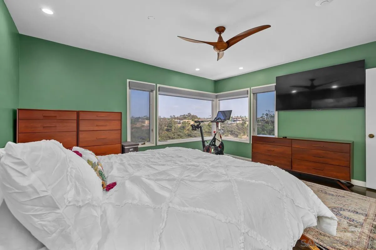 https://cdn.realtyfeed.com/cdn/127/260019166/890919cee9e8833b9d4a94ef8fea2418.webp