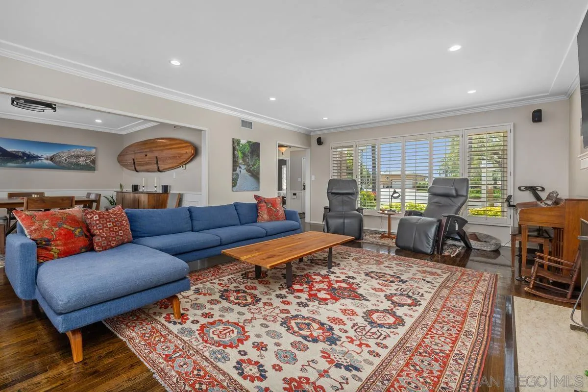 https://cdn.realtyfeed.com/cdn/127/260019166/d4beaacfa81d006257b8c0b0af3ccdca.webp