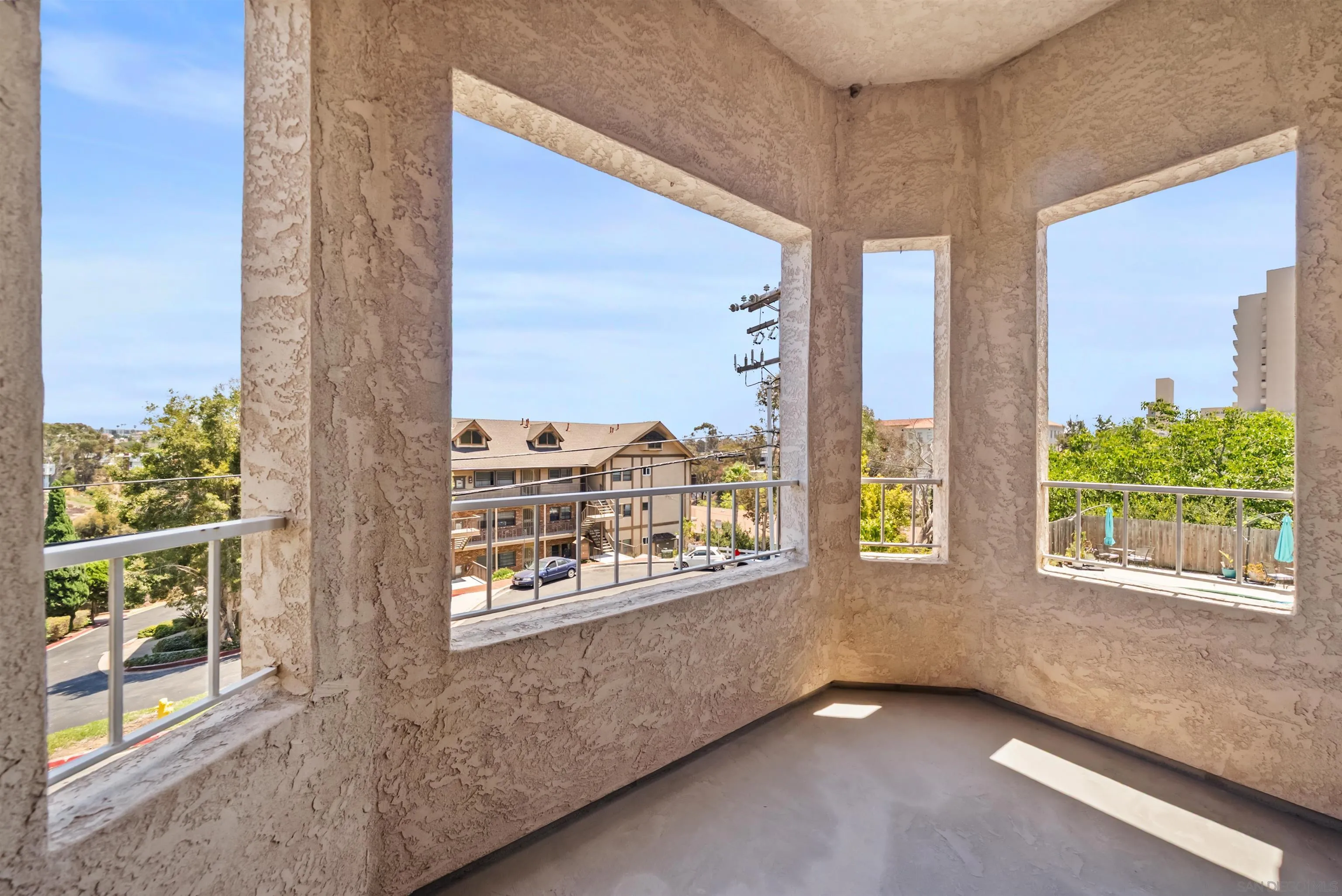 Photo #2: 260019174 Listing: Photo #2