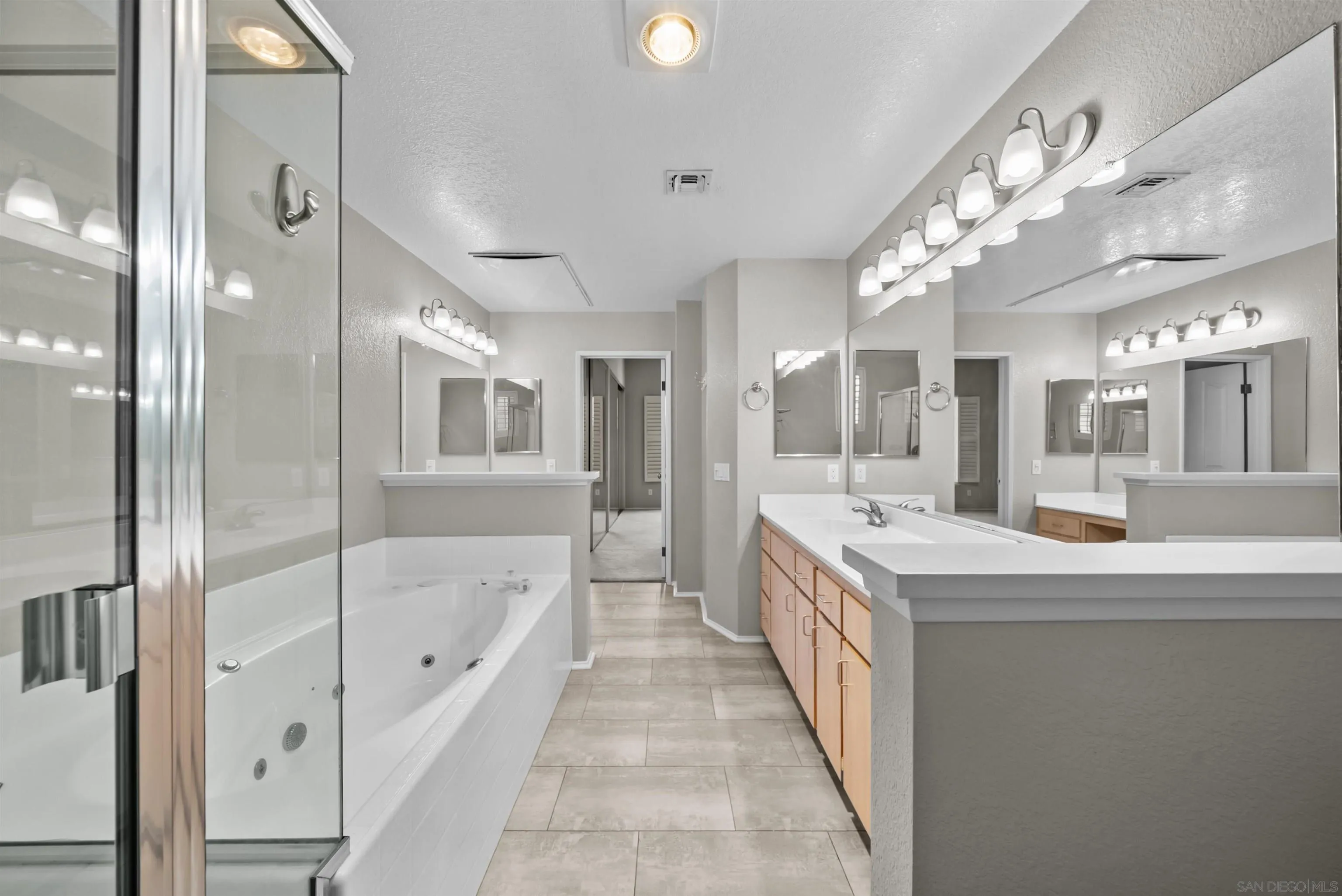 Photo #17: 260019174 Listing: Photo #17