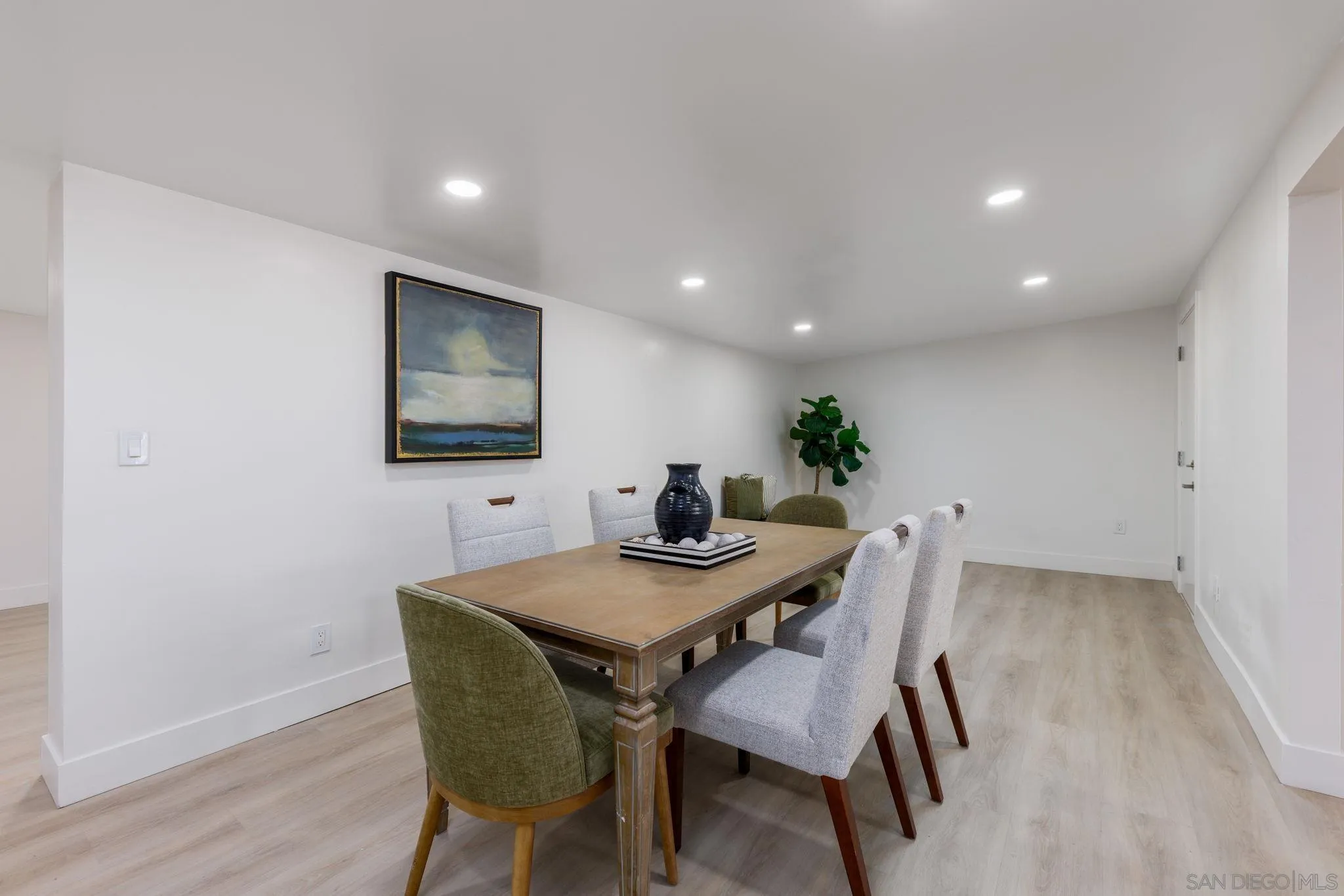 https://cdn.realtyfeed.com/cdn/127/260019175/1fa3e2d8f1c8ffd20b1e6517c54f95b5.webp