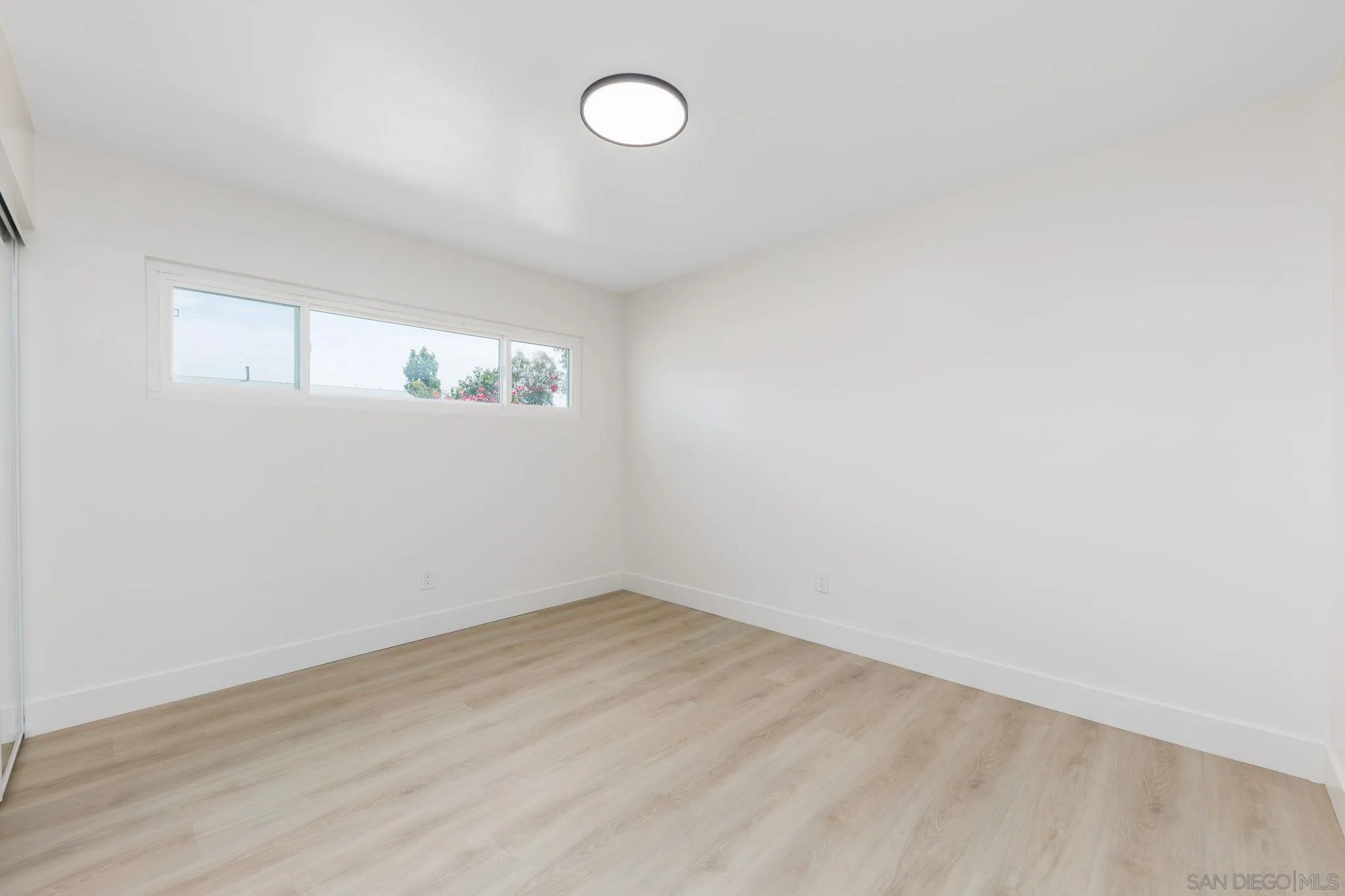 https://cdn.realtyfeed.com/cdn/127/260019175/3db8afc9d3bb99f9672bddc697080084.webp