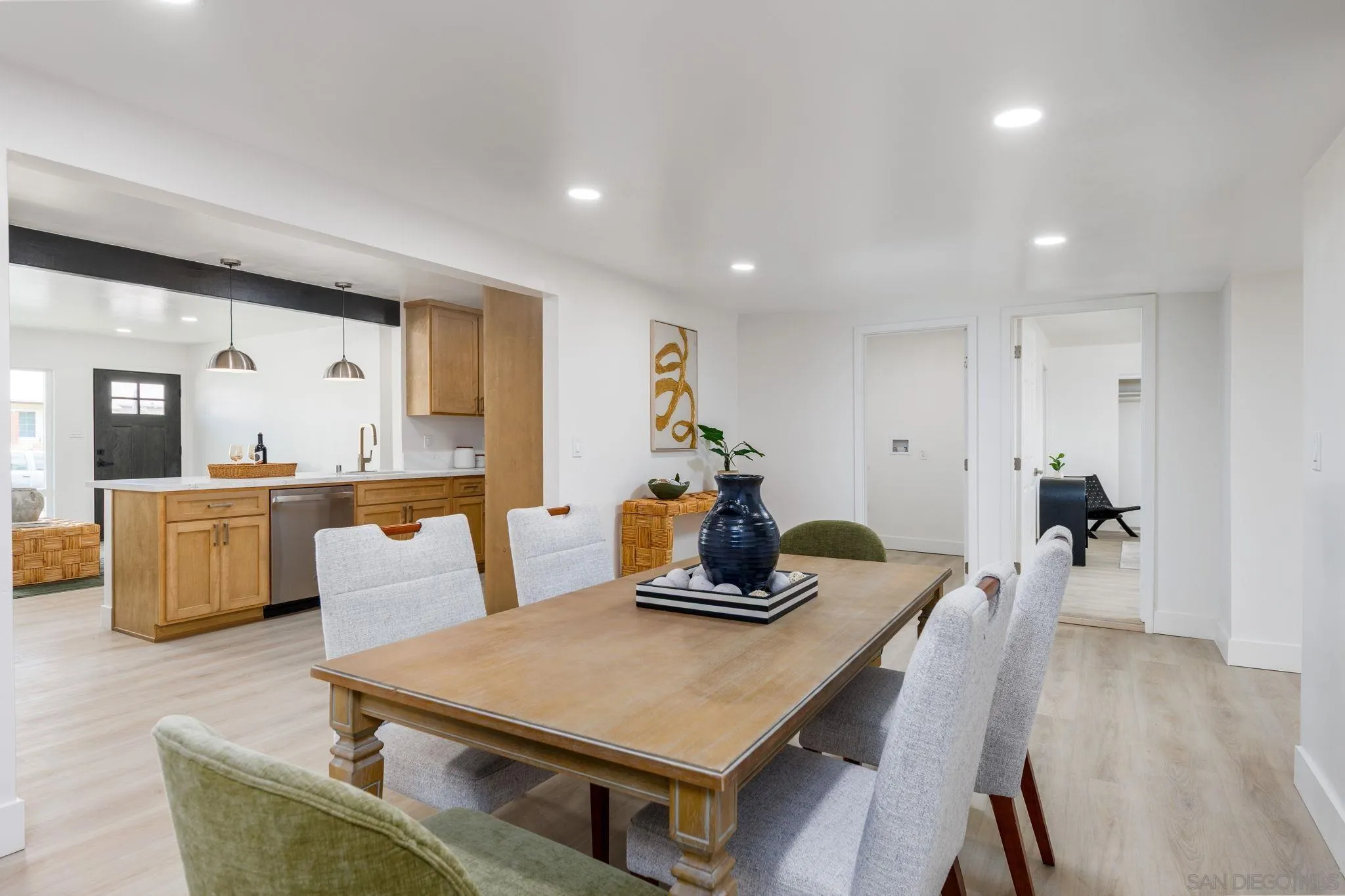 https://cdn.realtyfeed.com/cdn/127/260019175/cbb43f1d985a64e2040cd83e2875425c.webp