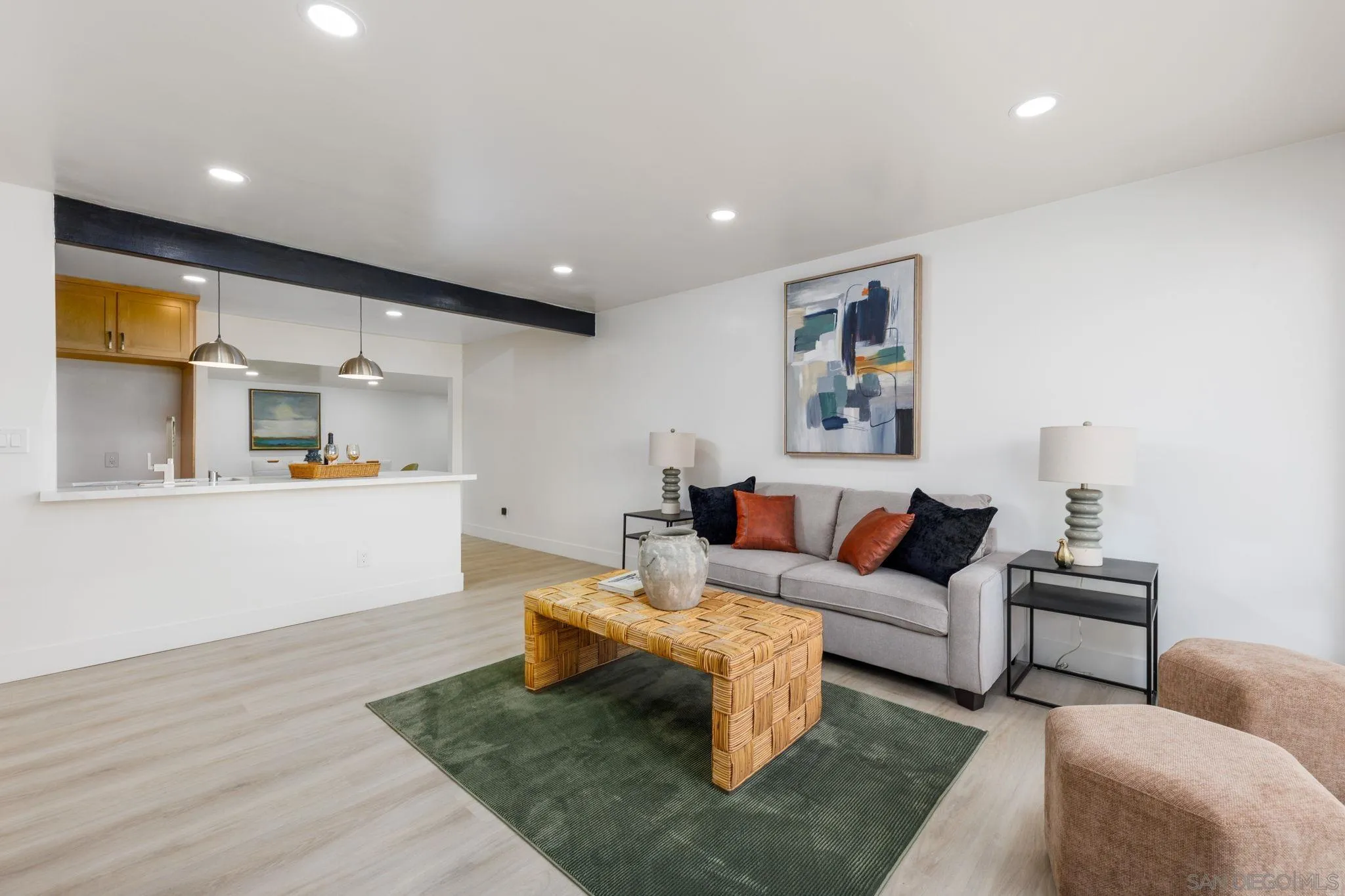 https://cdn.realtyfeed.com/cdn/127/260019175/e95557d2f7e526429be0c5045aa765bc.webp