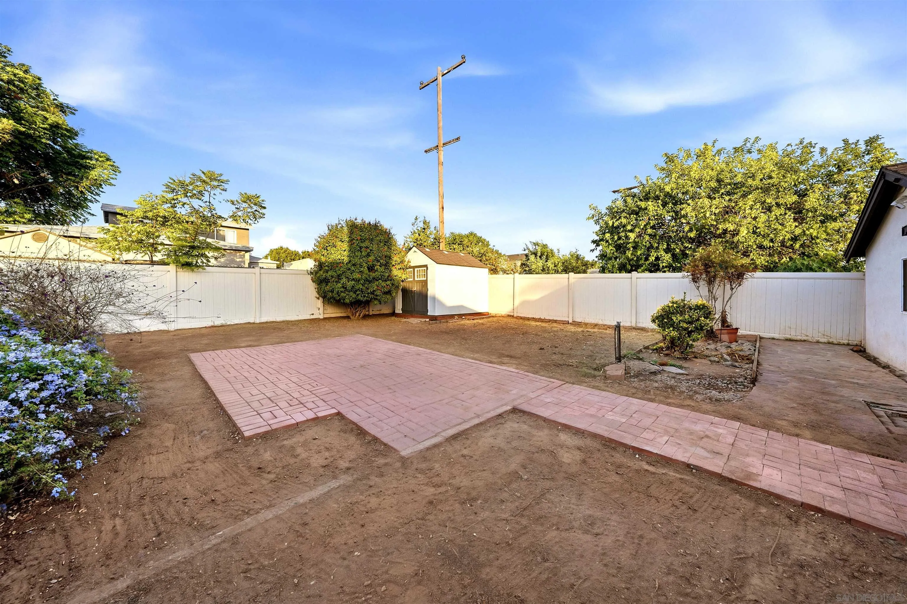 https://cdn.realtyfeed.com/cdn/127/260019178/434785d727e57cd924dede34bbbf3db4.webp