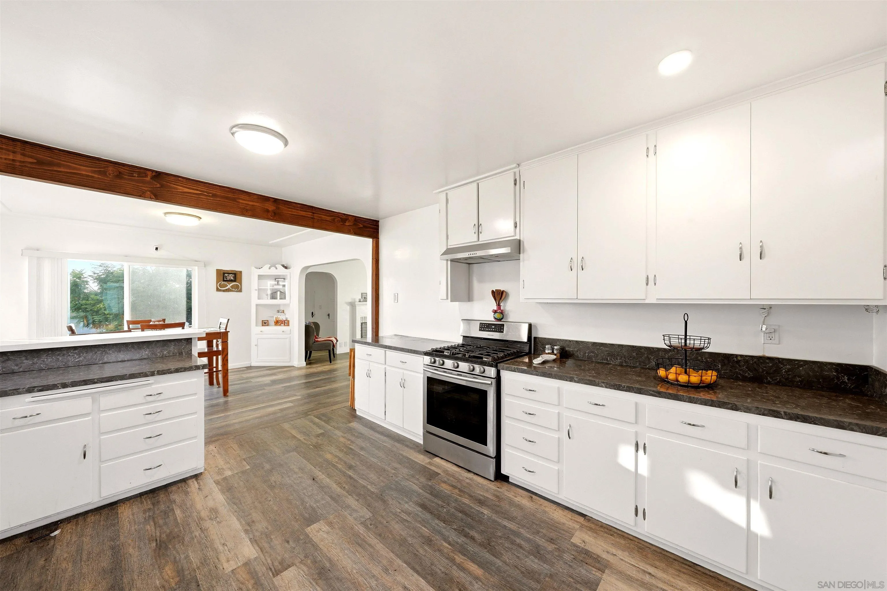 https://cdn.realtyfeed.com/cdn/127/260019178/517a64b07a34316bc08e4c8223dfb263.webp