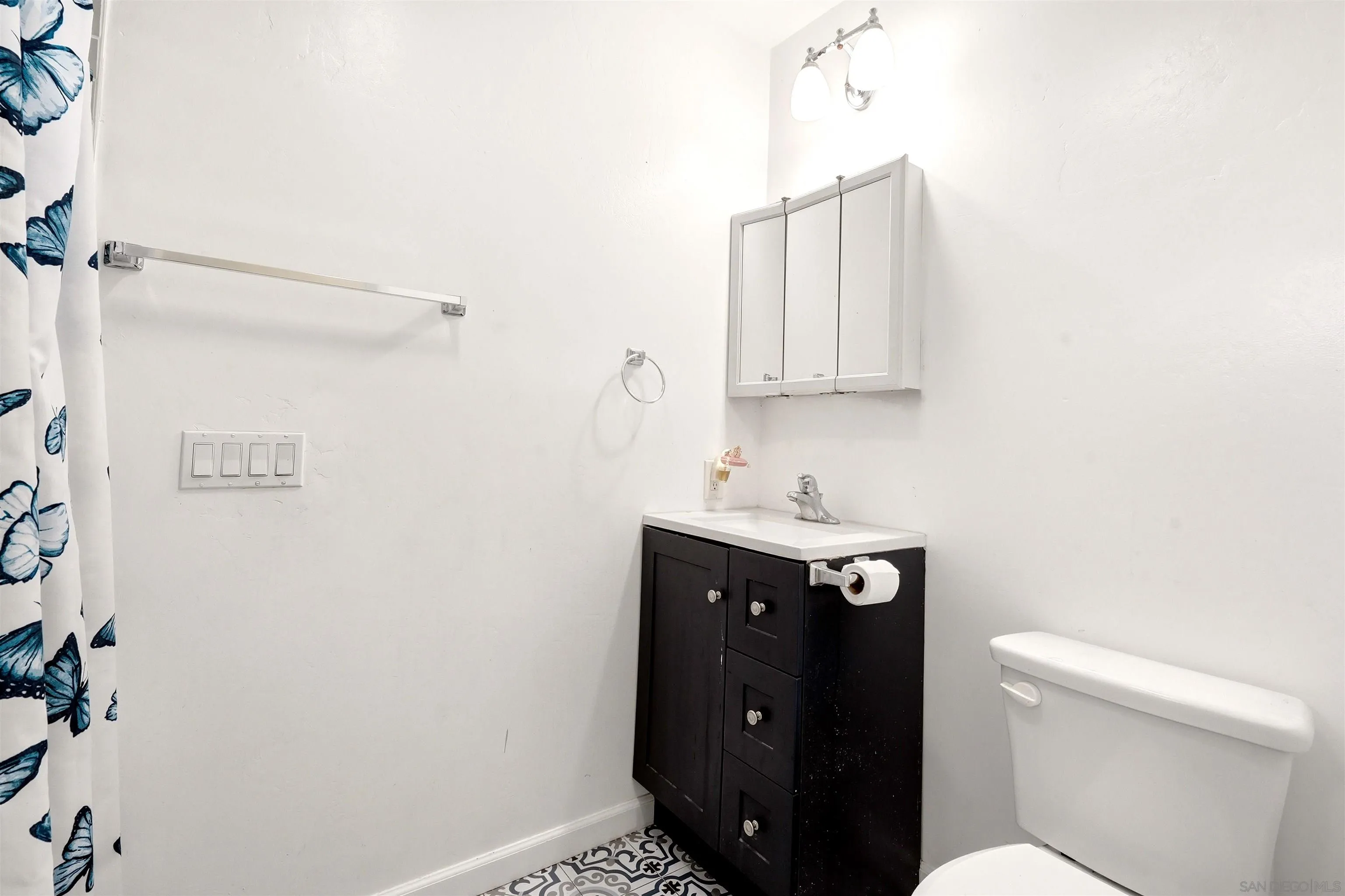 https://cdn.realtyfeed.com/cdn/127/260019178/d65576a41483e969dd42ed10b3ffae2a.webp