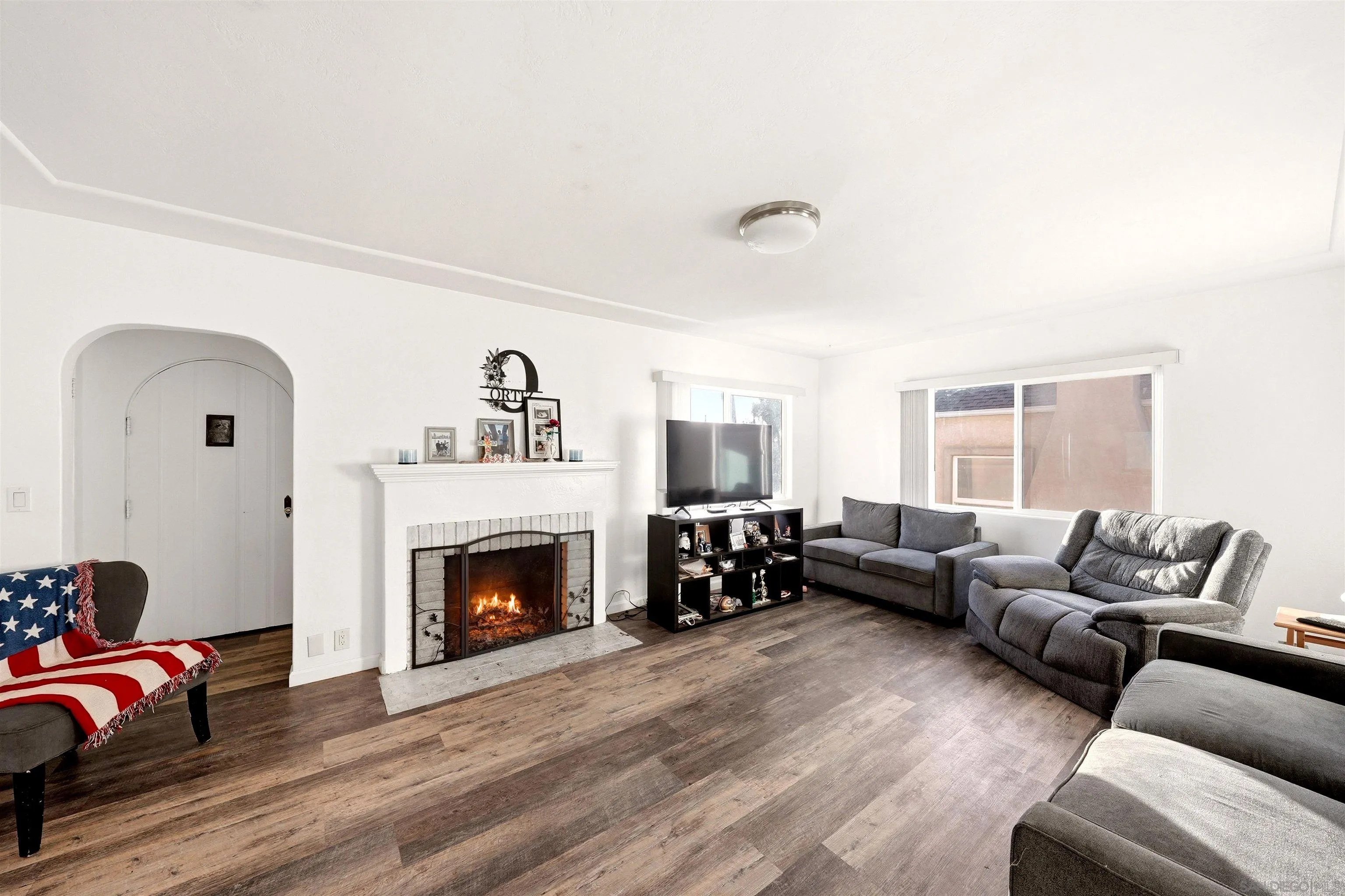 https://cdn.realtyfeed.com/cdn/127/260019178/e7059f5ce4d9c91fa64490a3408b0174.webp