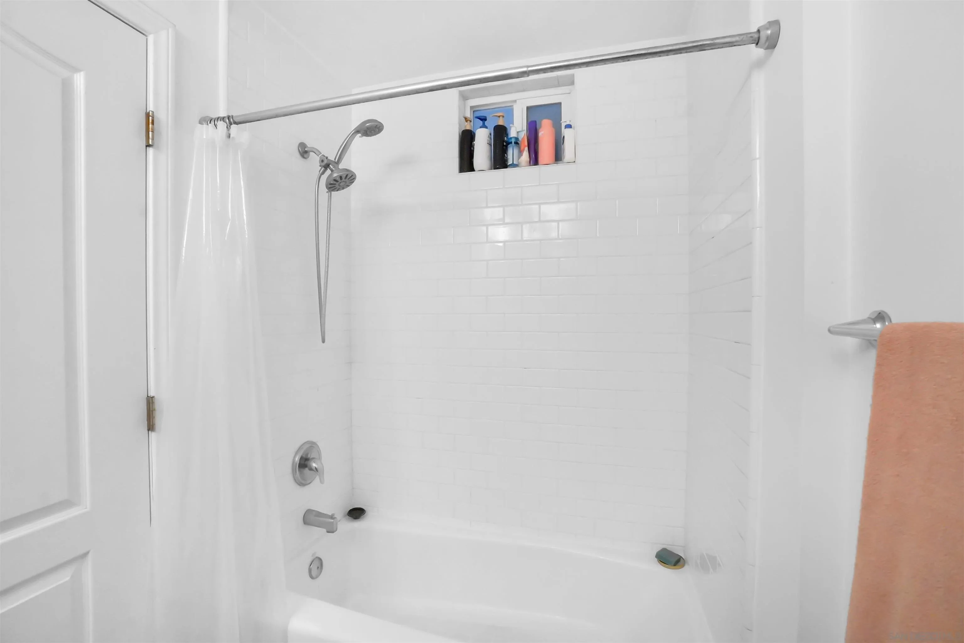 https://cdn.realtyfeed.com/cdn/127/260019179/25a6262abca424e04786ece33b72ba08.webp