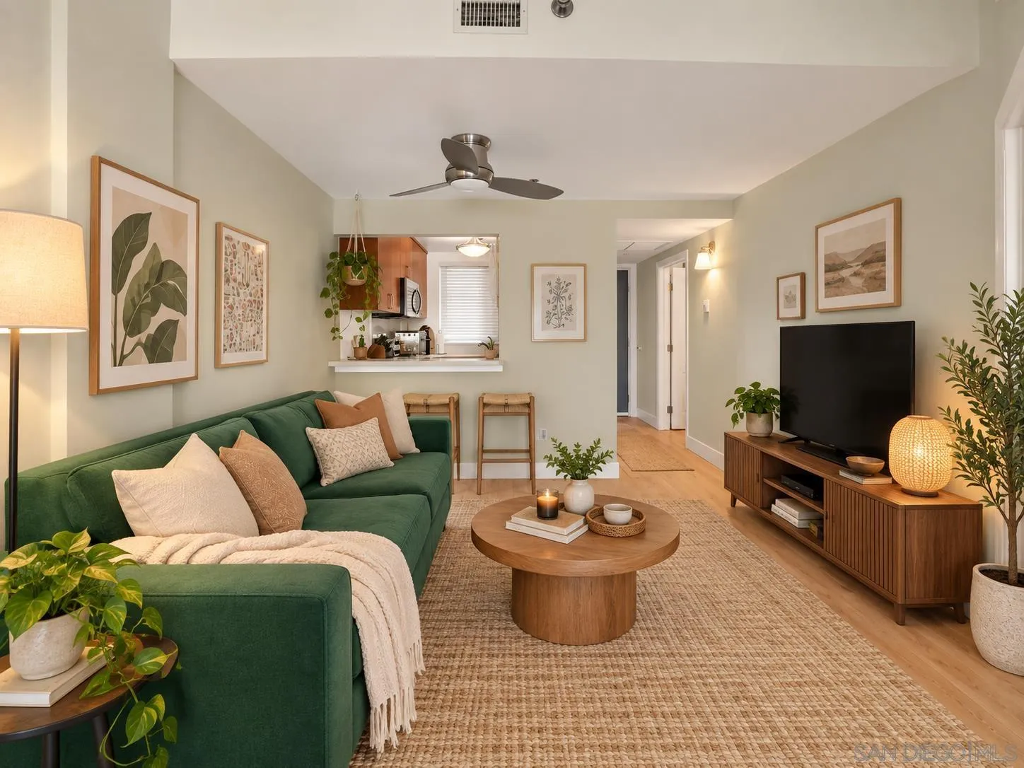 https://cdn.realtyfeed.com/cdn/127/260019179/9ccfd56bbb8b831f50820a3ce88026d8.webp