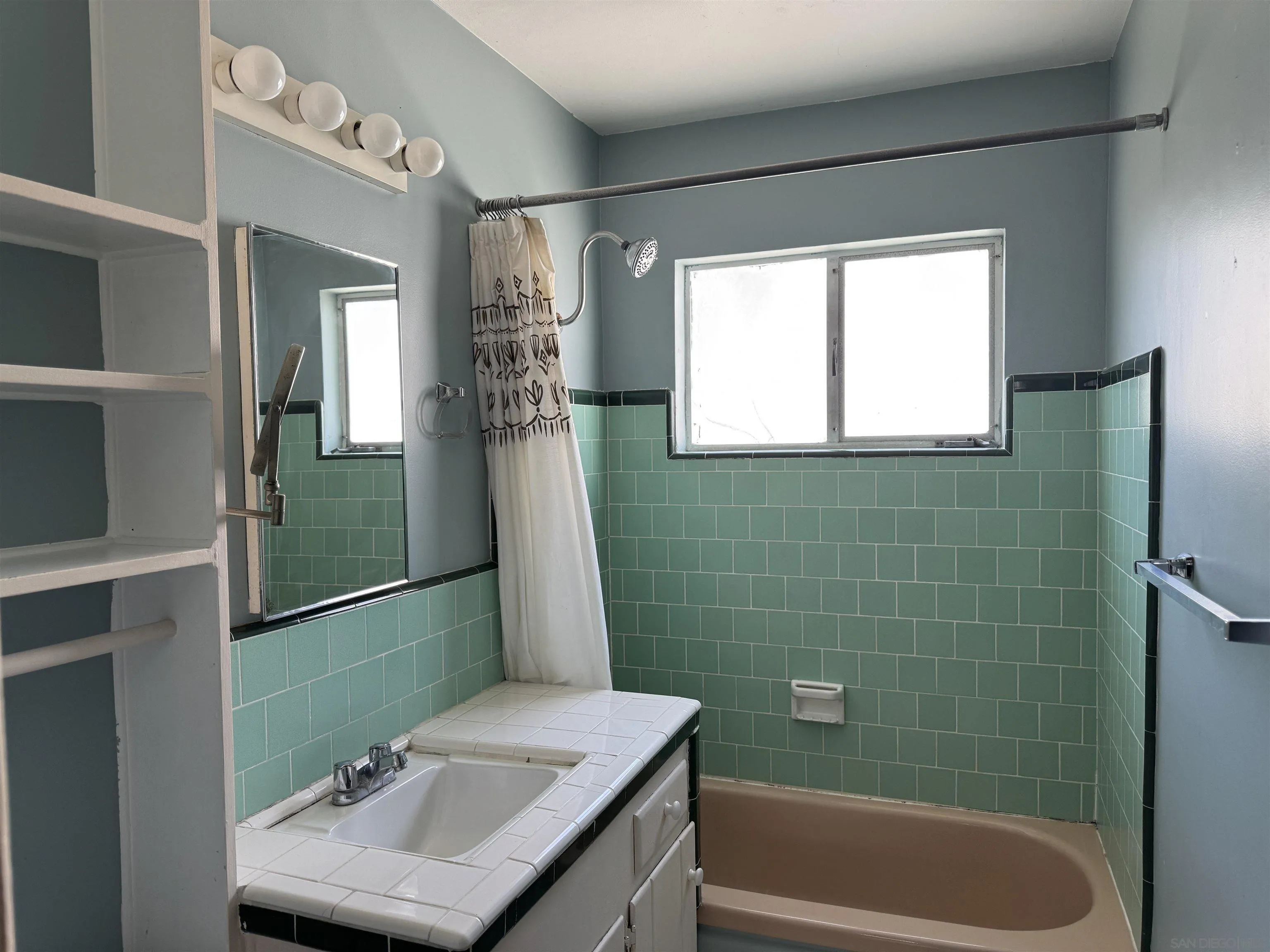 https://cdn.realtyfeed.com/cdn/127/260019180/4e49f522f018914acb71d8d8cde7bb65.webp