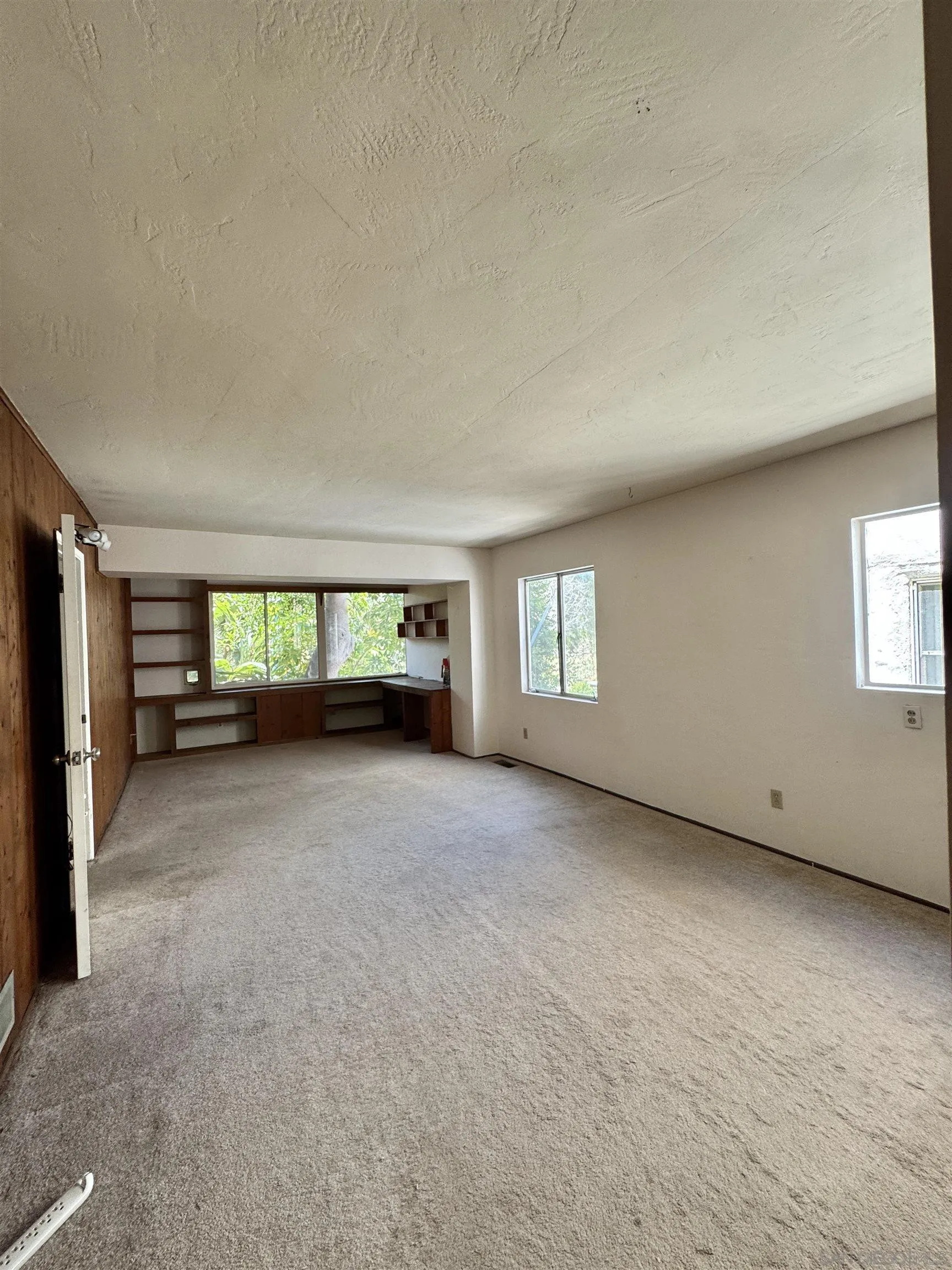 https://cdn.realtyfeed.com/cdn/127/260019180/e9f25c3863beee52fb9bd3101c5b75c8.webp