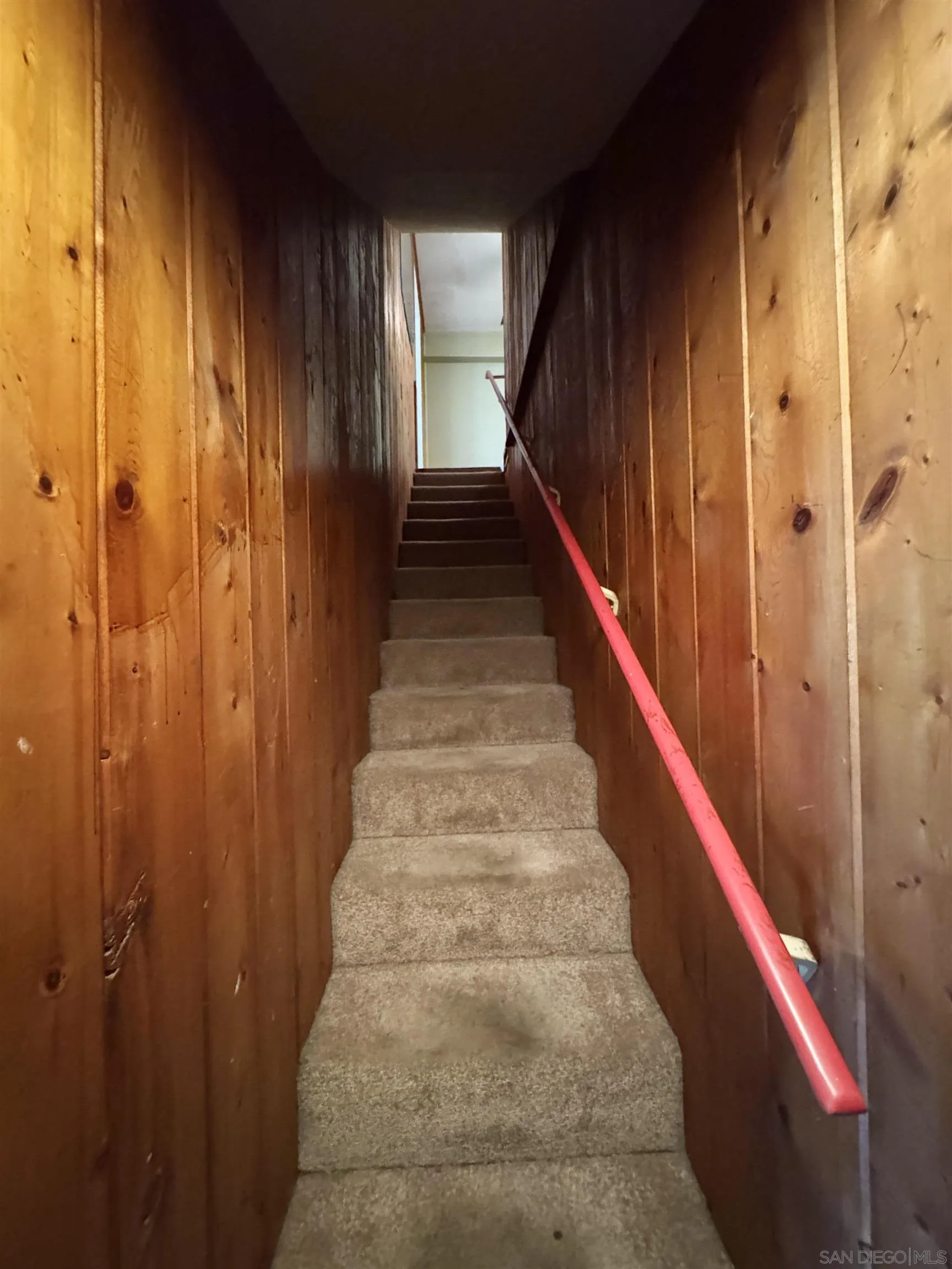 https://cdn.realtyfeed.com/cdn/127/260019180/f9e4174cf9f773f10725e0ed67115e48.webp