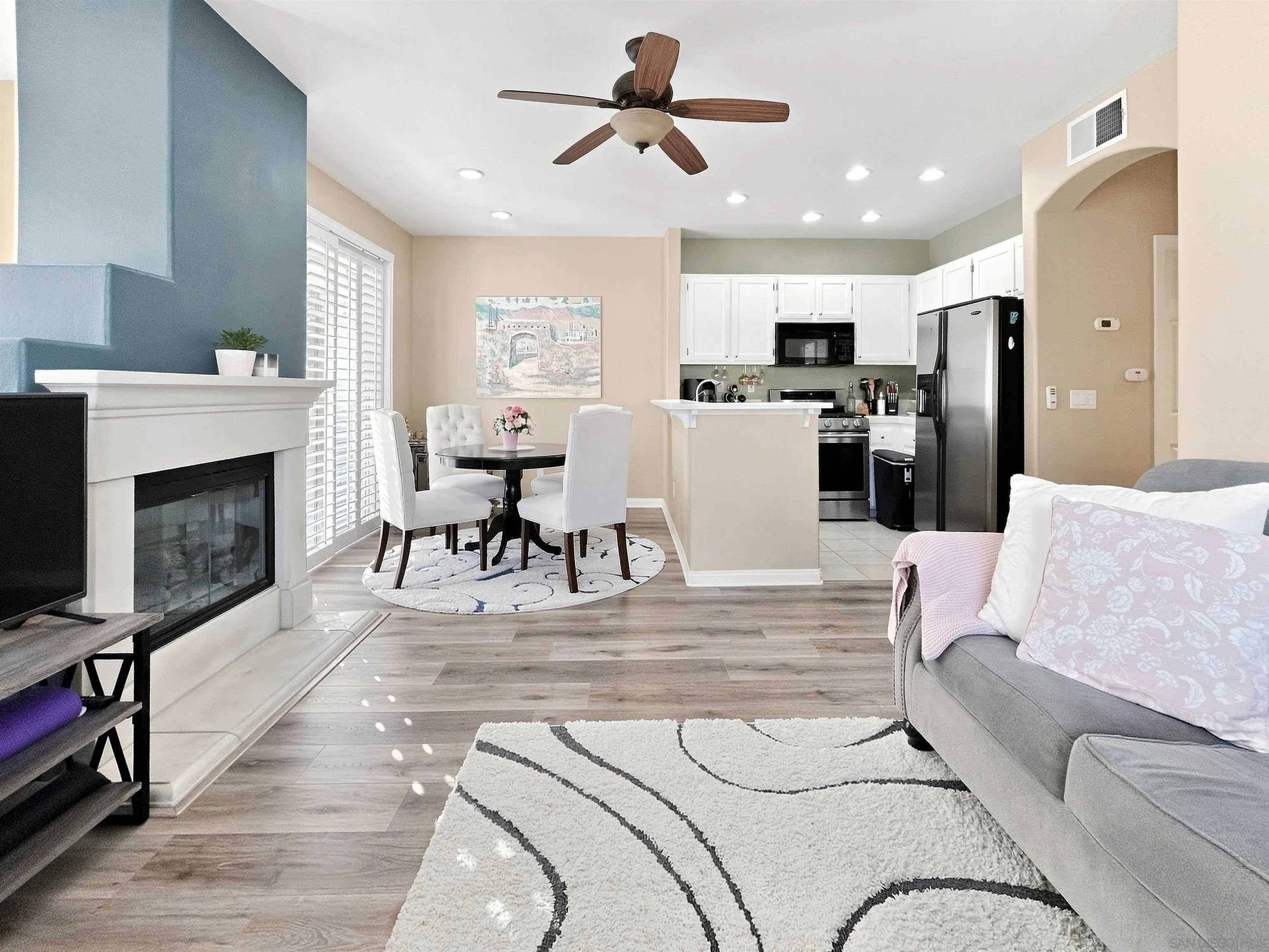Photo #3: 260019182 Listing: Photo #3