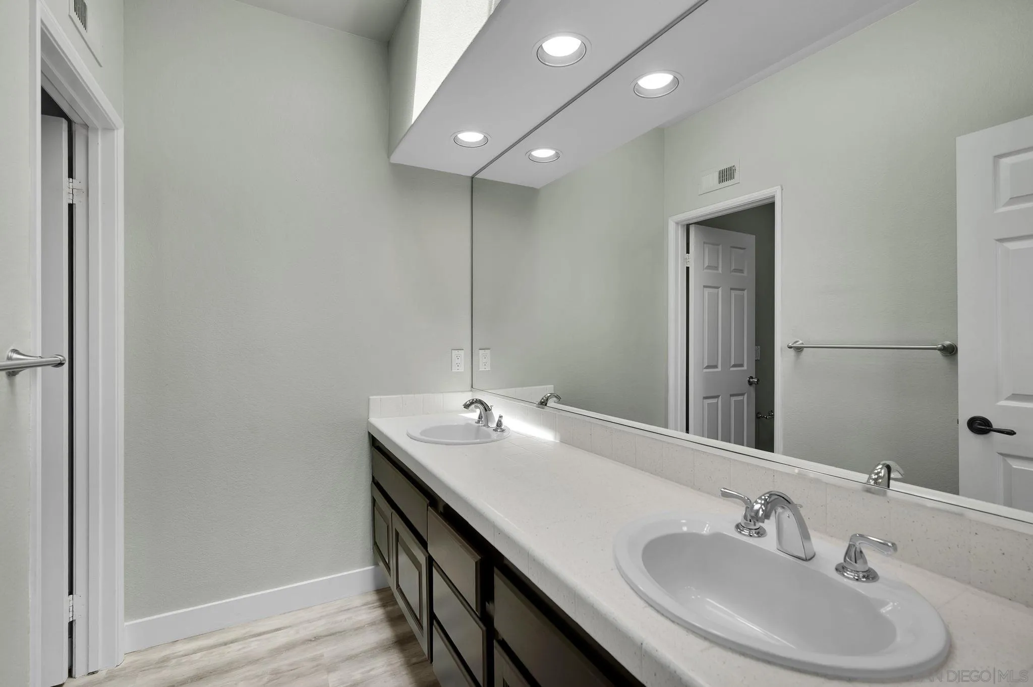 Photo #29: 260019183 Listing: Photo #29