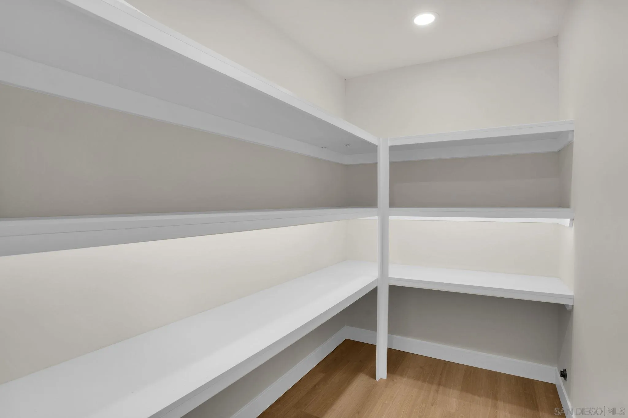 https://cdn.realtyfeed.com/cdn/127/260019185/03696541a27d7cfa4b56126b8cacc6e9.webp