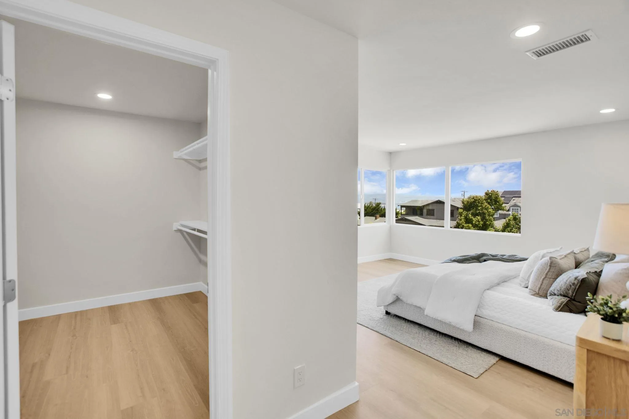 https://cdn.realtyfeed.com/cdn/127/260019185/097396536fb8556ec3b3e0385cb183c3.webp