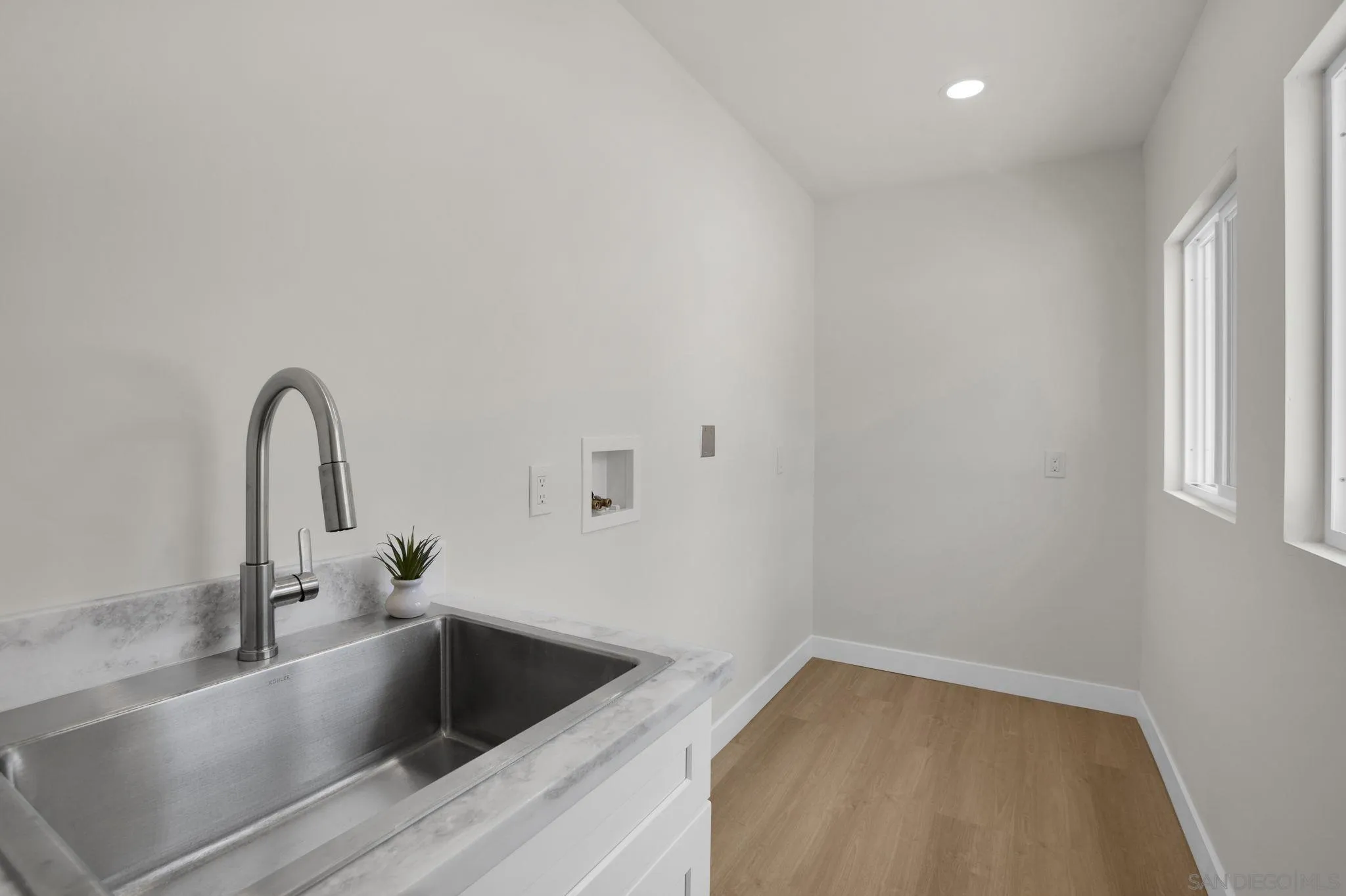 https://cdn.realtyfeed.com/cdn/127/260019185/31a068165995d89de9cd0d984fba656b.webp