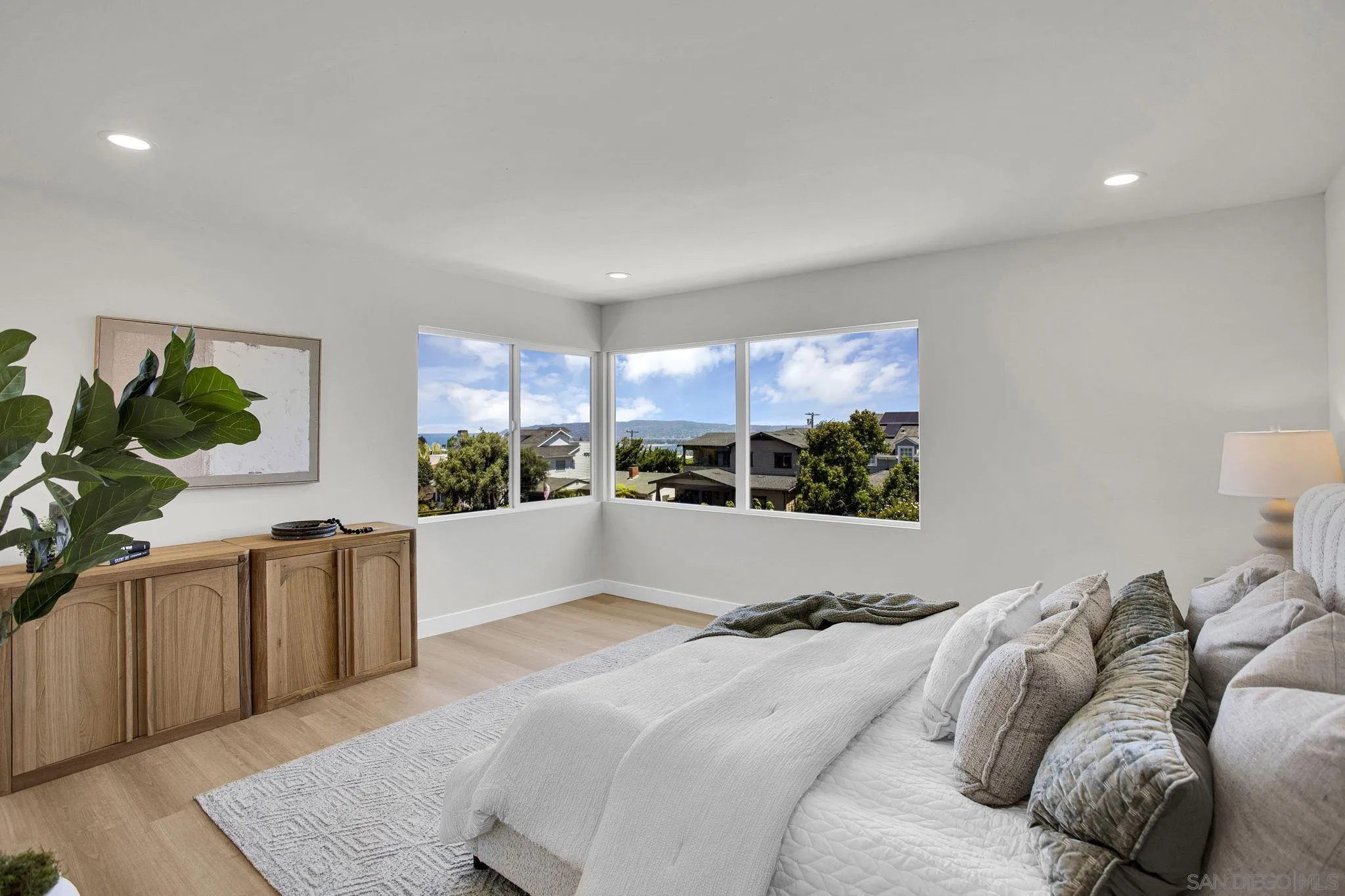 https://cdn.realtyfeed.com/cdn/127/260019185/342482b003322d7b791a6944c0553f76.webp