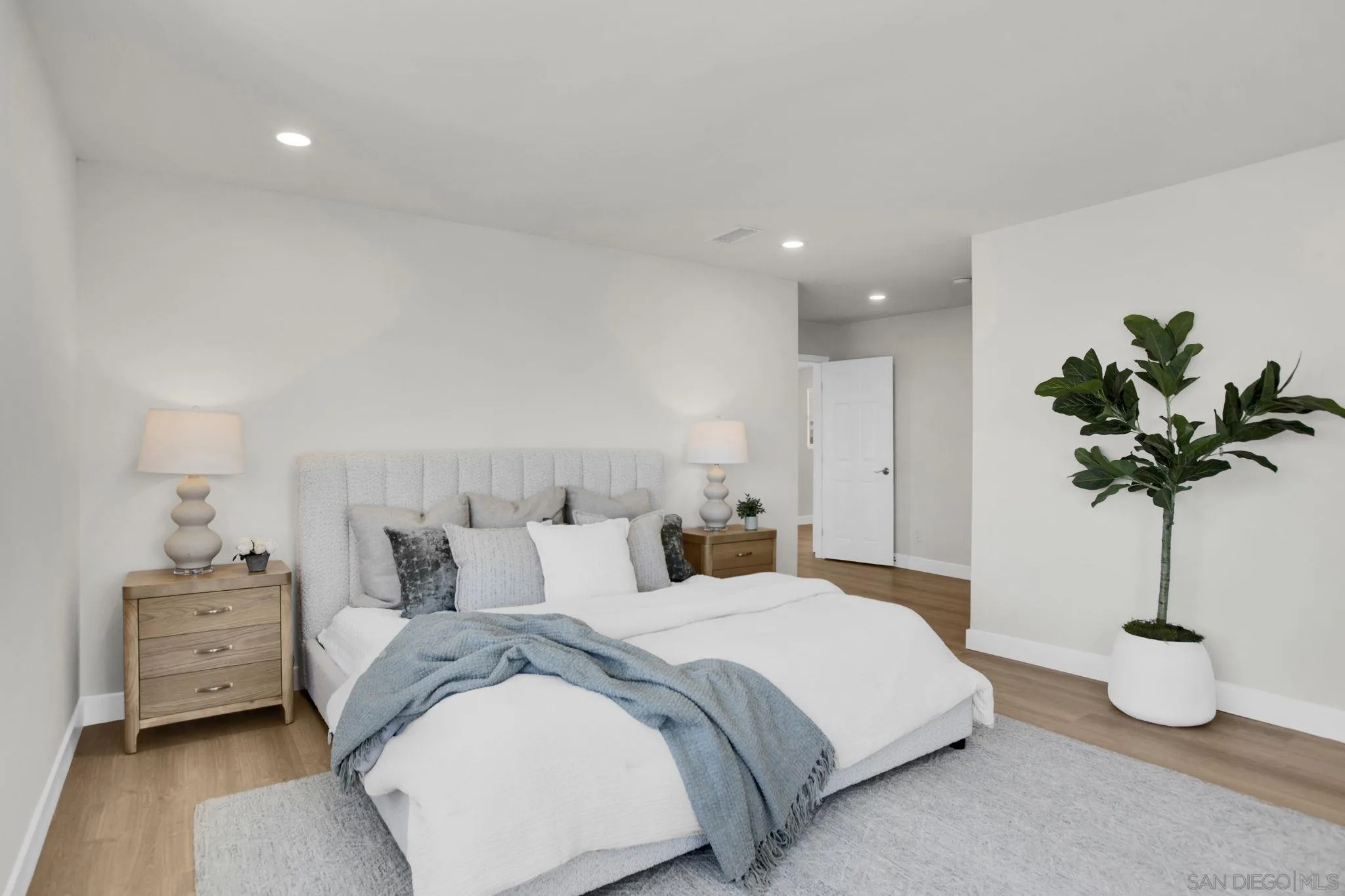 https://cdn.realtyfeed.com/cdn/127/260019185/433779c4ea148d5e0b57799c952099a4.webp