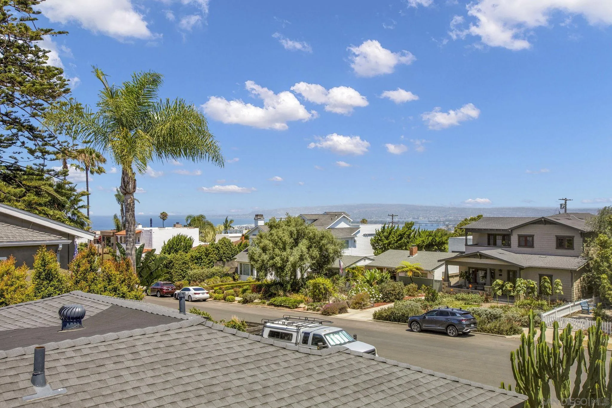 https://cdn.realtyfeed.com/cdn/127/260019185/5bfb5387dfcbf814476886cbe105ae76.webp