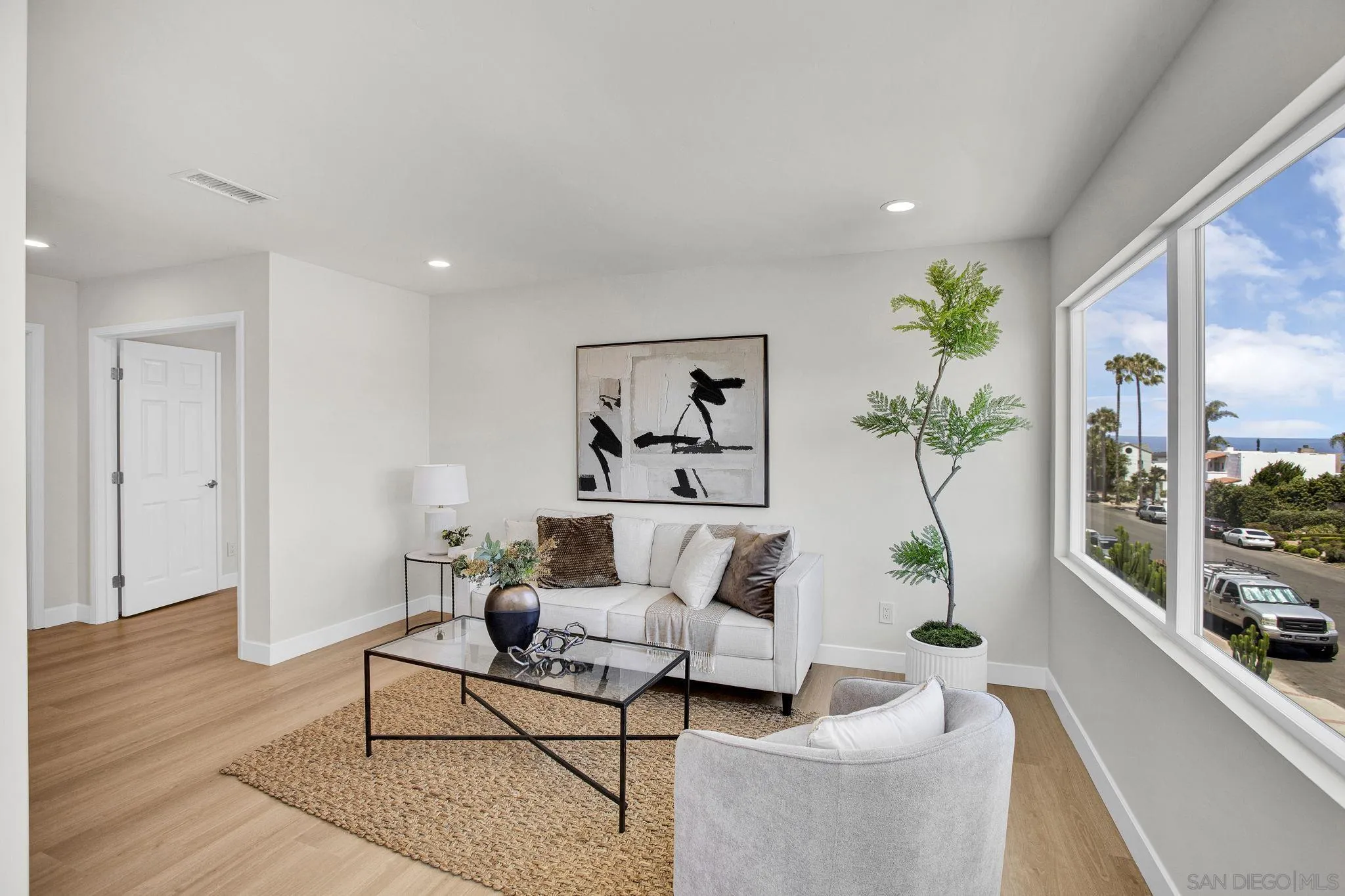 https://cdn.realtyfeed.com/cdn/127/260019185/ac9786bfc959ee364021f7d92f68cad5.webp