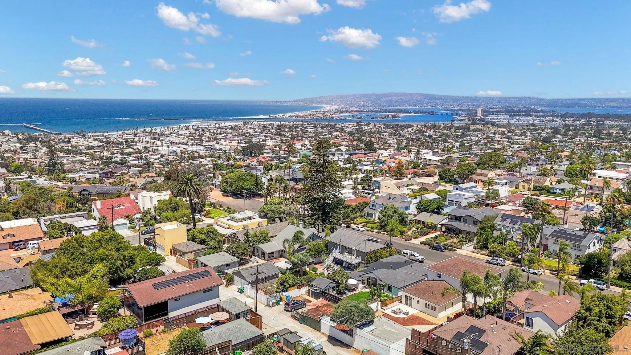 https://cdn.realtyfeed.com/cdn/127/260019185/b9ebc948904e060528a1c8cdc0f7b16f.webp