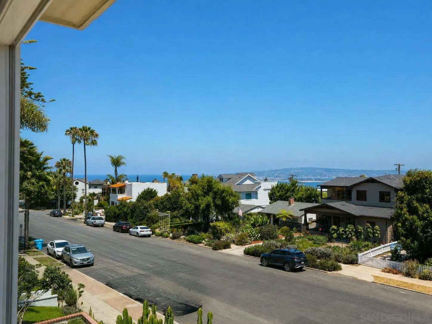 https://cdn.realtyfeed.com/cdn/127/260019185/e39d759d742356ceca36d4f48f5ccf19.webp