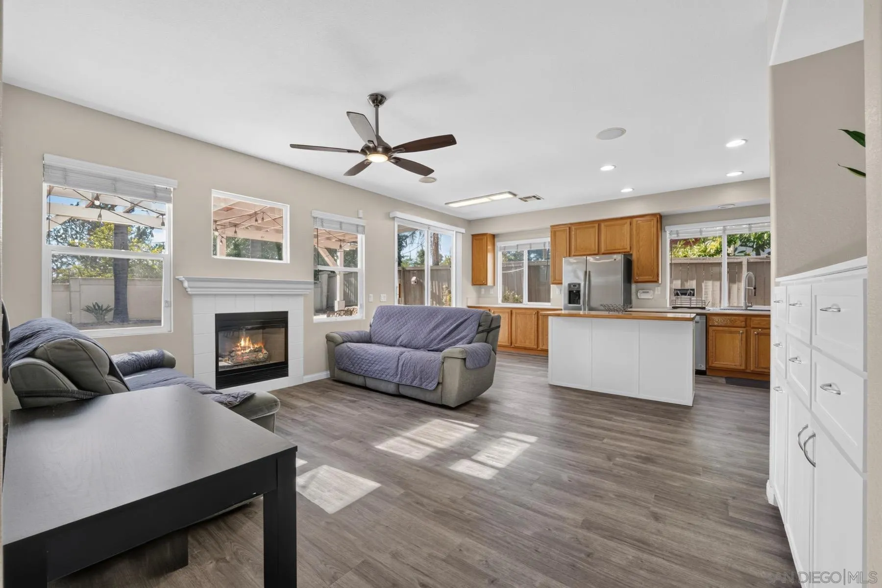 https://cdn.realtyfeed.com/cdn/127/260019186/28707ea0d0e0e676fd22ef40597f91bd.webp