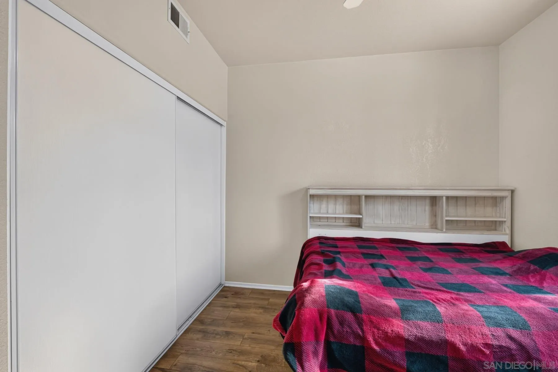 https://cdn.realtyfeed.com/cdn/127/260019186/3ec81f87550e97e3c38404c184f49514.webp