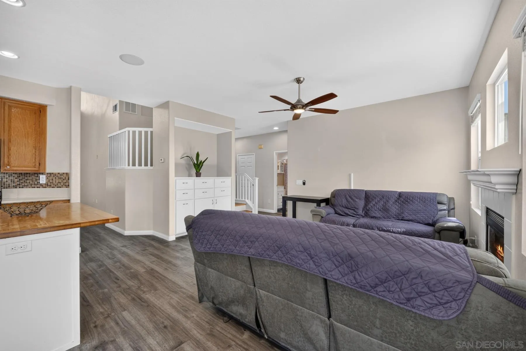 https://cdn.realtyfeed.com/cdn/127/260019186/4460ea58707054d6d152e6ac22f254bc.webp
