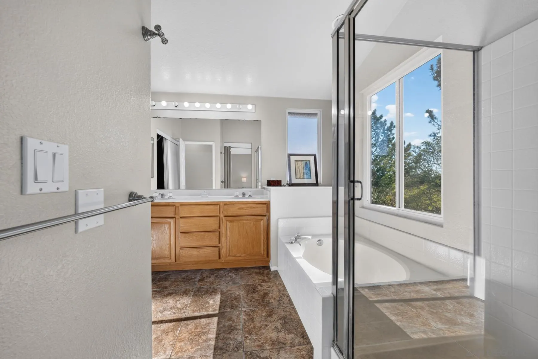 https://cdn.realtyfeed.com/cdn/127/260019186/829b86bd5acc099edf594510e6306d29.webp