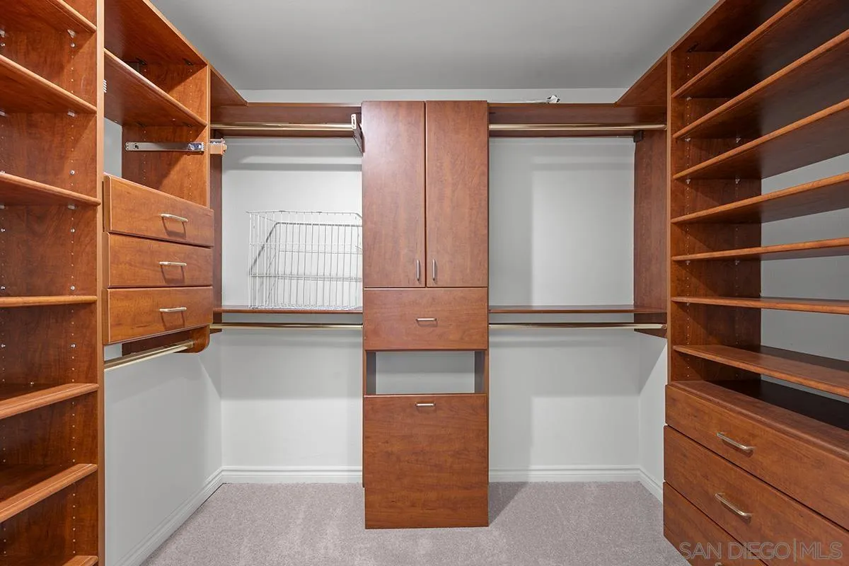 https://cdn.realtyfeed.com/cdn/127/260019191/5bc7117cec5bdec1aed6da8b34ee7411.webp