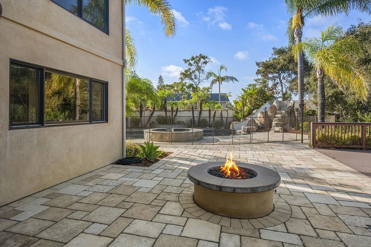 https://cdn.realtyfeed.com/cdn/127/260019191/652a9f7c785e5c51758ebd4883ef5db0.webp