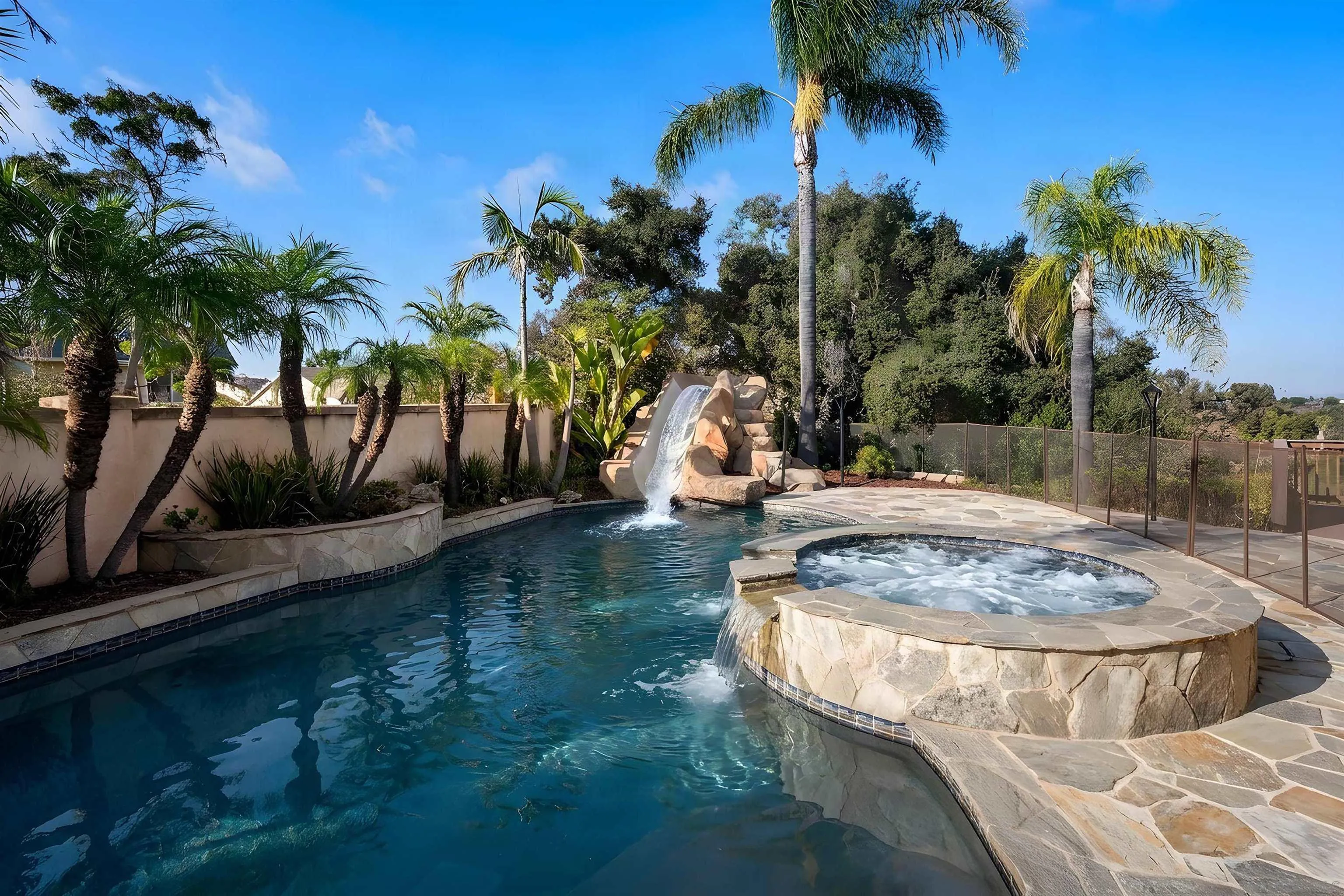 https://cdn.realtyfeed.com/cdn/127/260019191/798bfbb86be5b48e77b5be991bf8ba10.webp