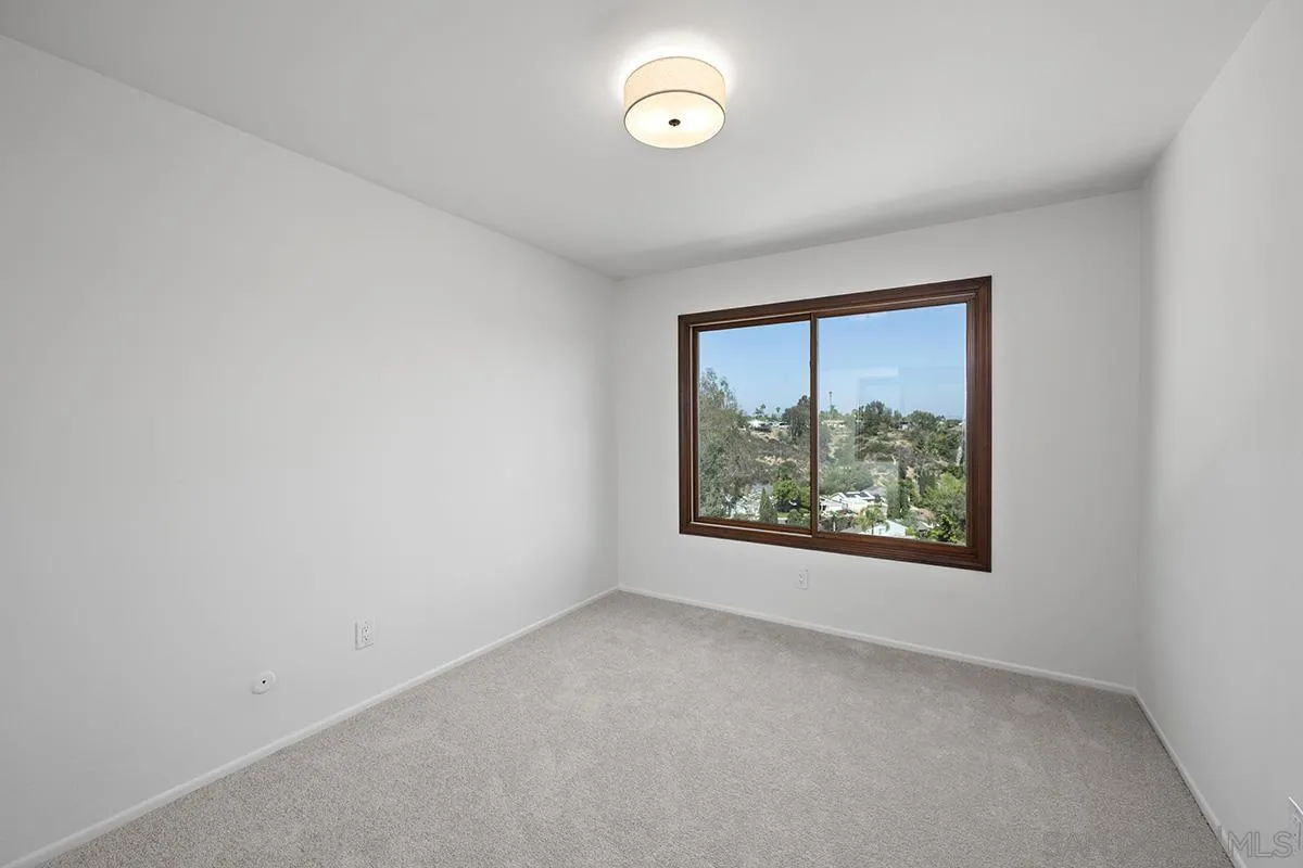 https://cdn.realtyfeed.com/cdn/127/260019191/7baddcf97b7b1d647b58635e4b6ae620.webp