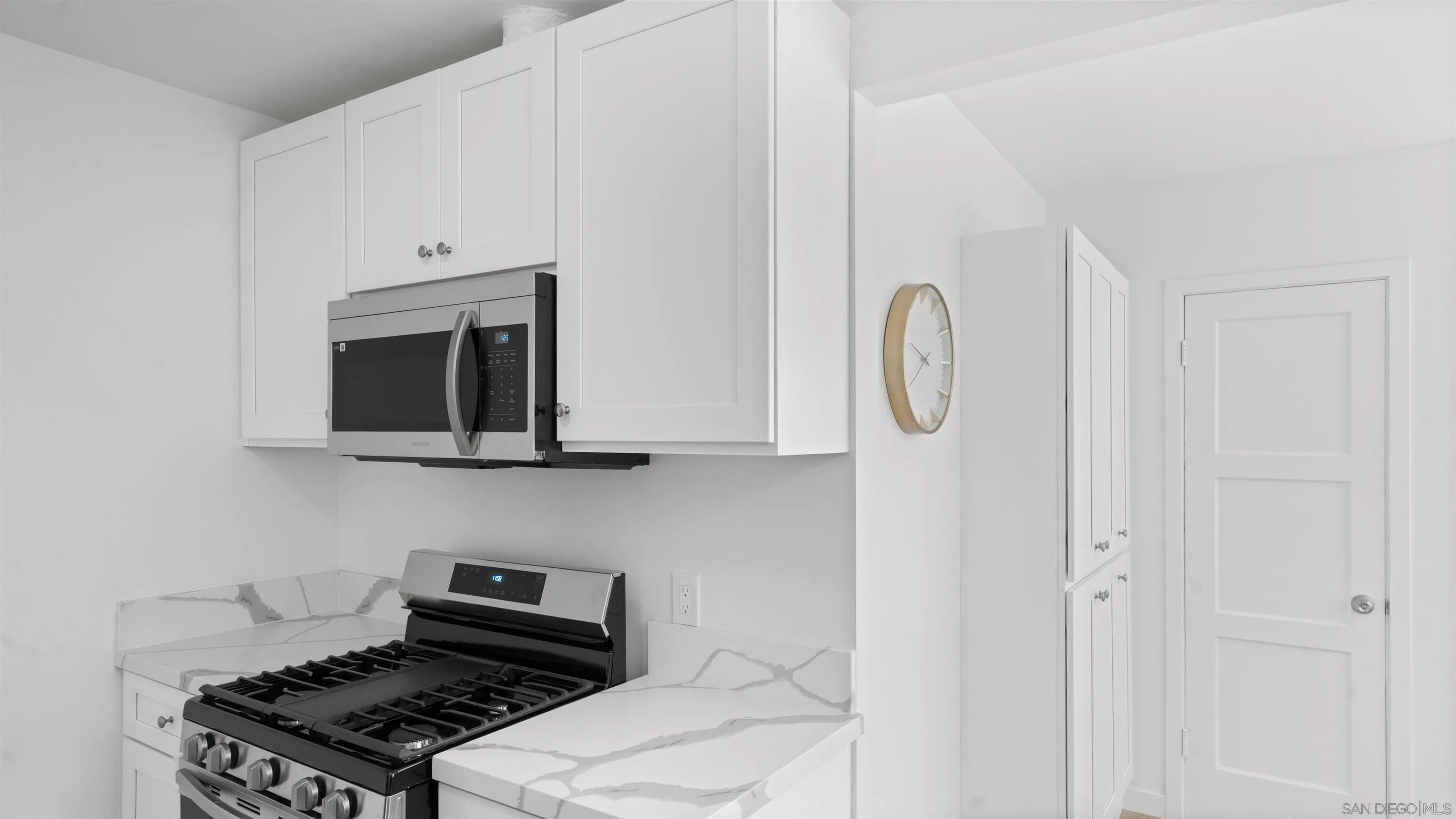 https://cdn.realtyfeed.com/cdn/127/260019192/40c052d78681905d4278a122545b62dd.webp
