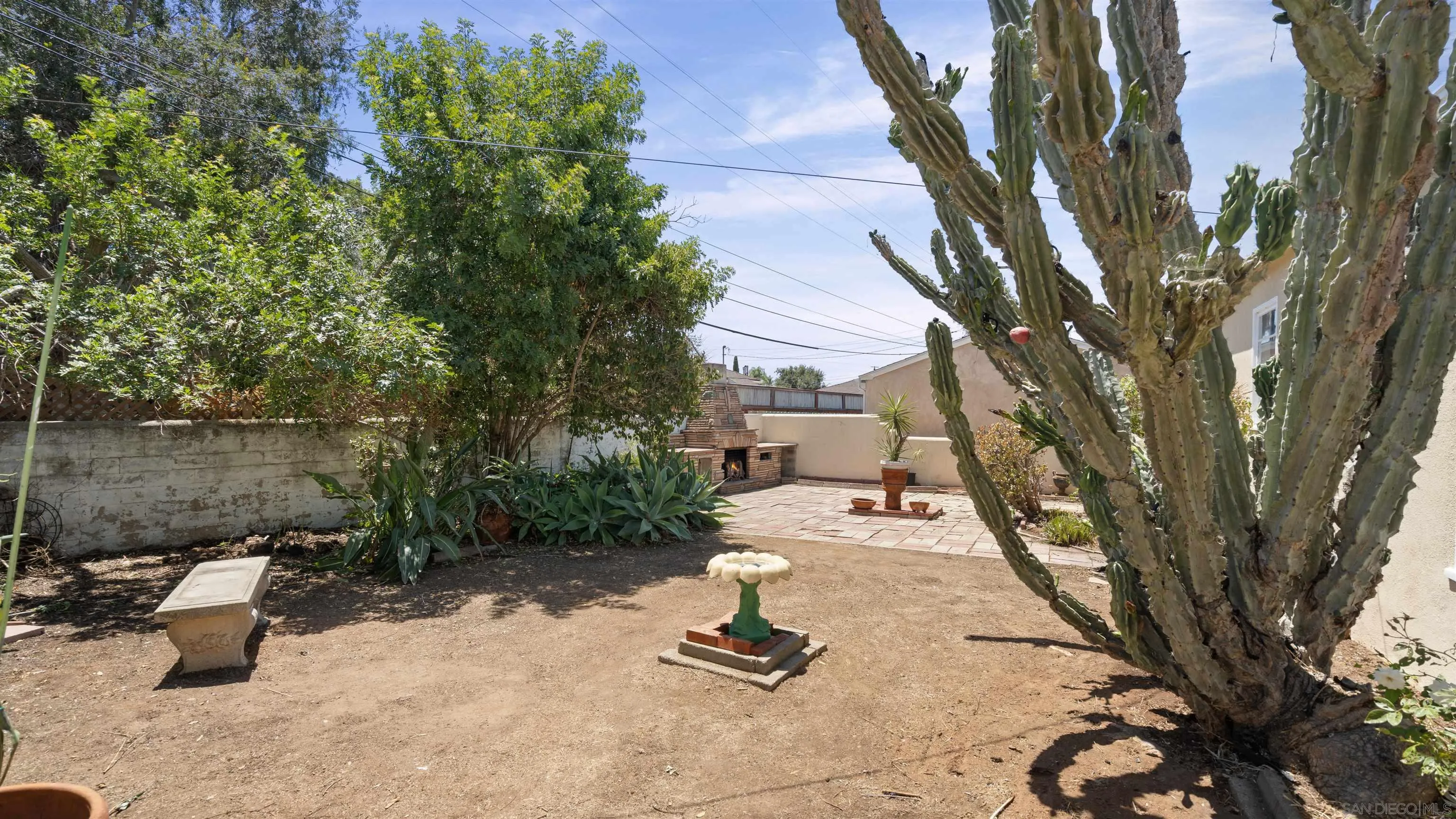 https://cdn.realtyfeed.com/cdn/127/260019192/d706cec81c6ad9c1a2c6c33b5ace8dd9.webp
