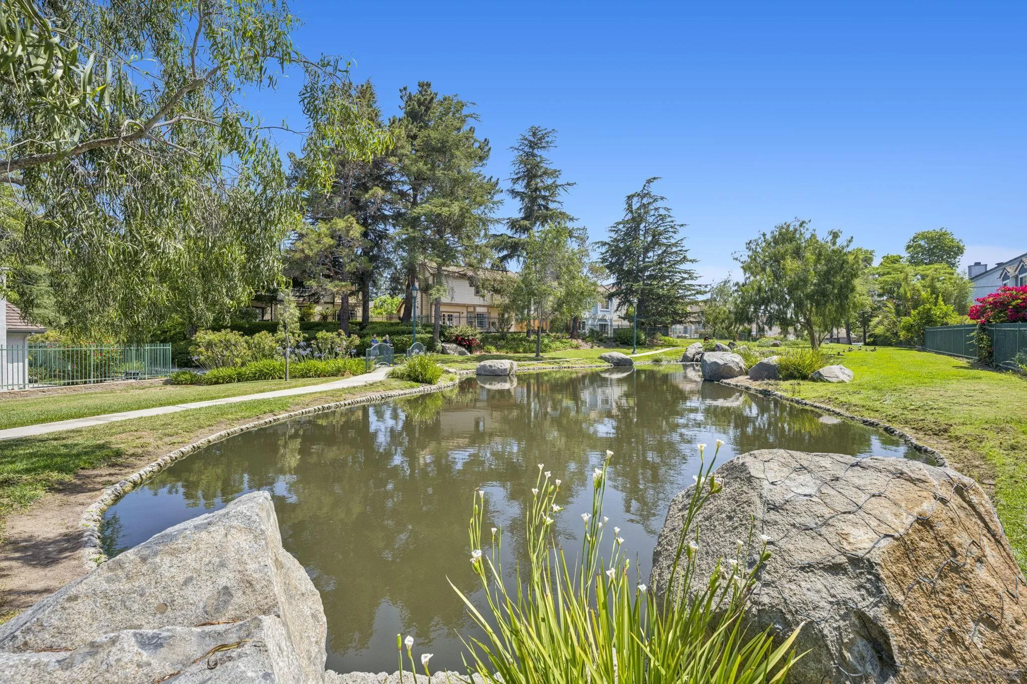 https://cdn.realtyfeed.com/cdn/127/260019195/665661671c0619ac4e82e843da23ac8b.webp
