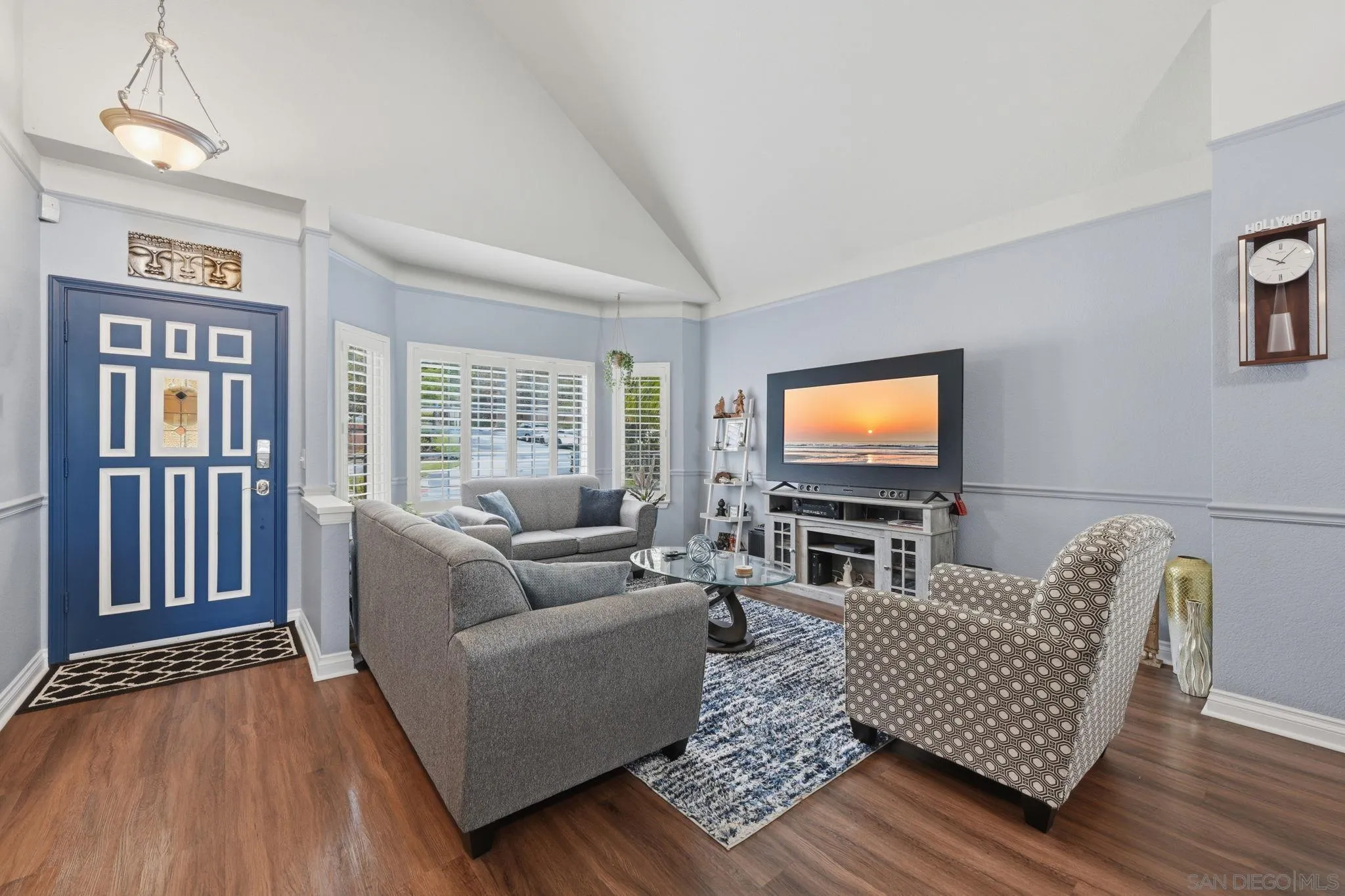 https://cdn.realtyfeed.com/cdn/127/260019195/ad2756616365178f0652bef3be1c92e1.webp