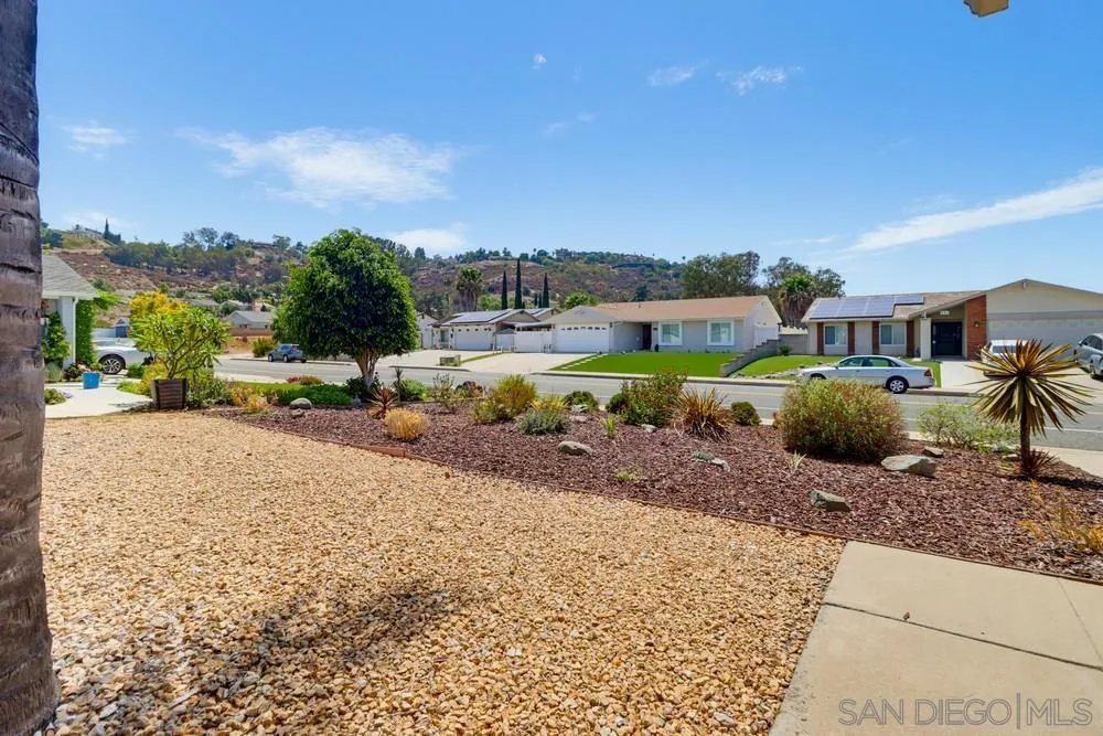 https://cdn.realtyfeed.com/cdn/127/260019197/687e2a9b7fc18340be2d0ccd3a4caa55.webp