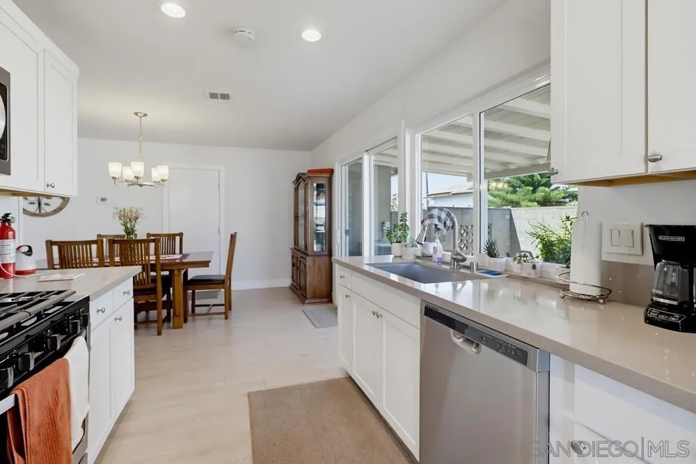 https://cdn.realtyfeed.com/cdn/127/260019197/86822ca9759308d552f733a1a5dd92c9.webp